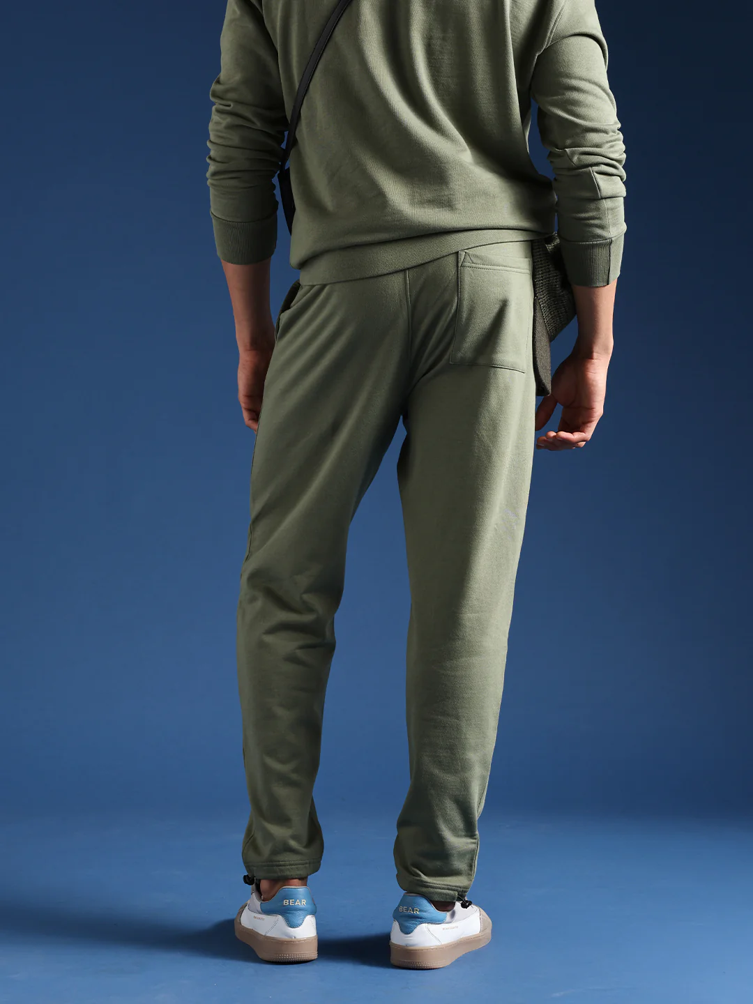 Men Solid Cotton Relaxed Fit Jogger - Image 4