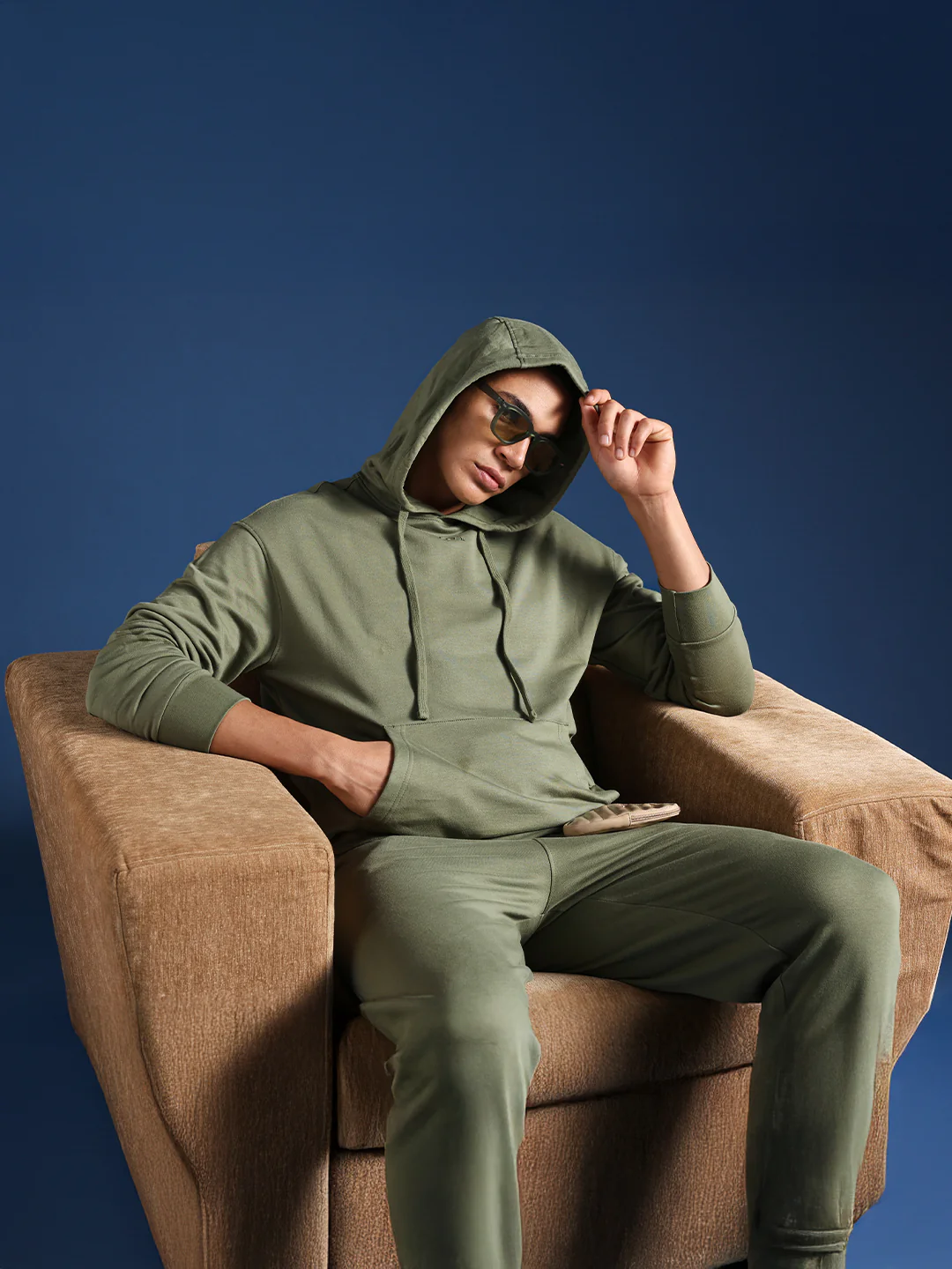 Men Solid Cotton Relaxed Fit Jogger - Image 5