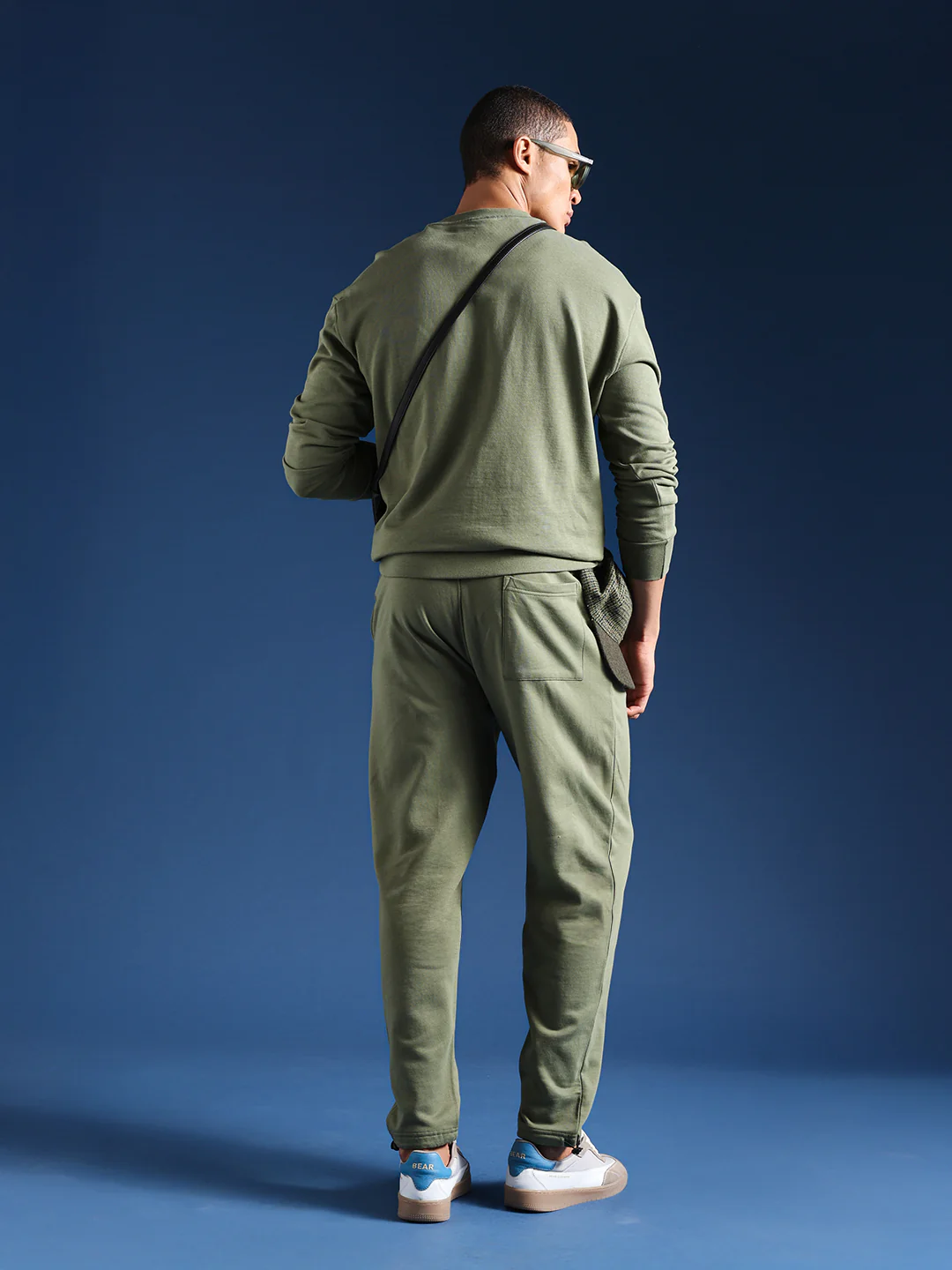 Men Solid Cotton Relaxed Fit Jogger - Image 8