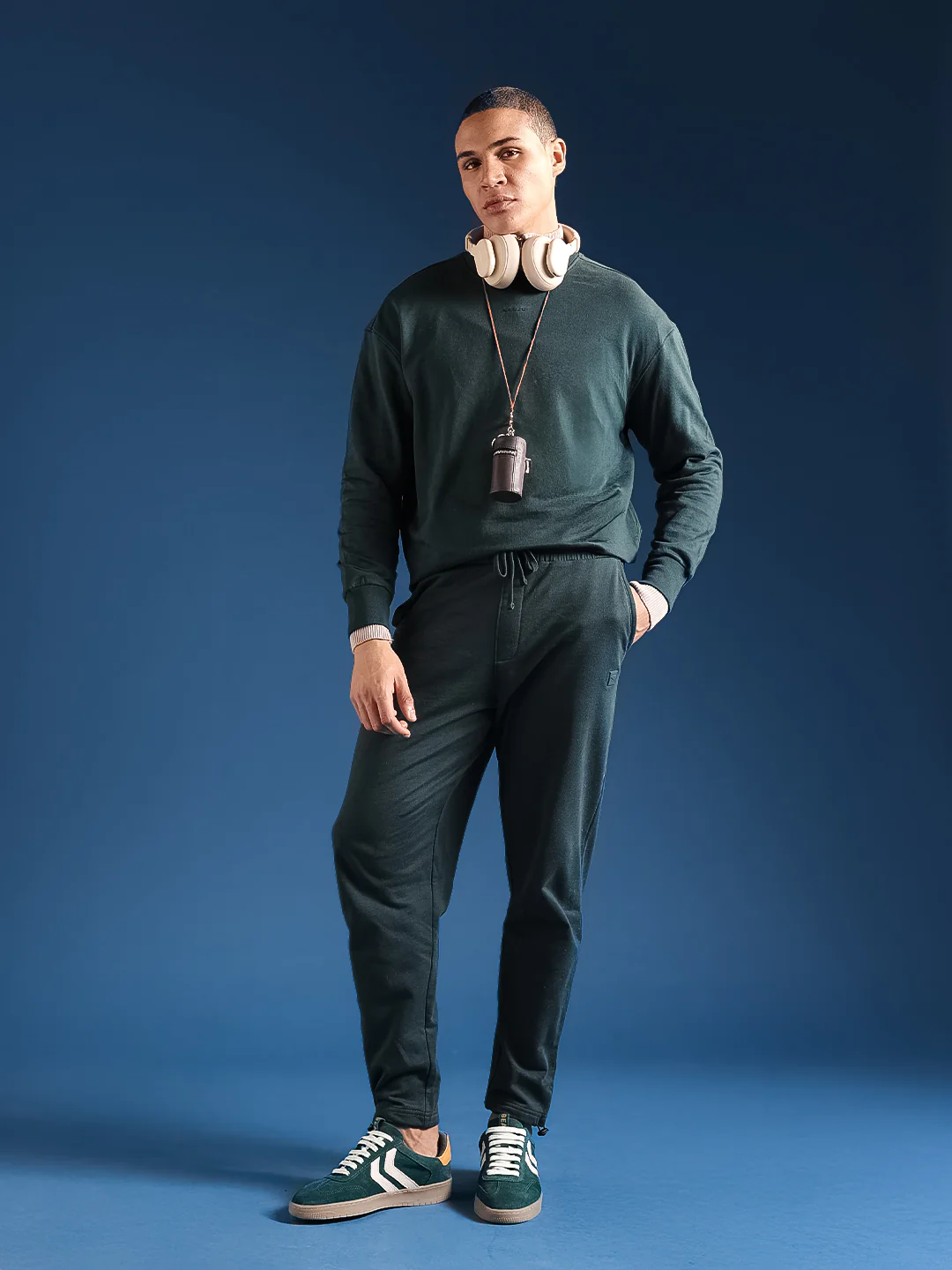 Men Solid Cotton Relaxed Fit Jogger - Image 8