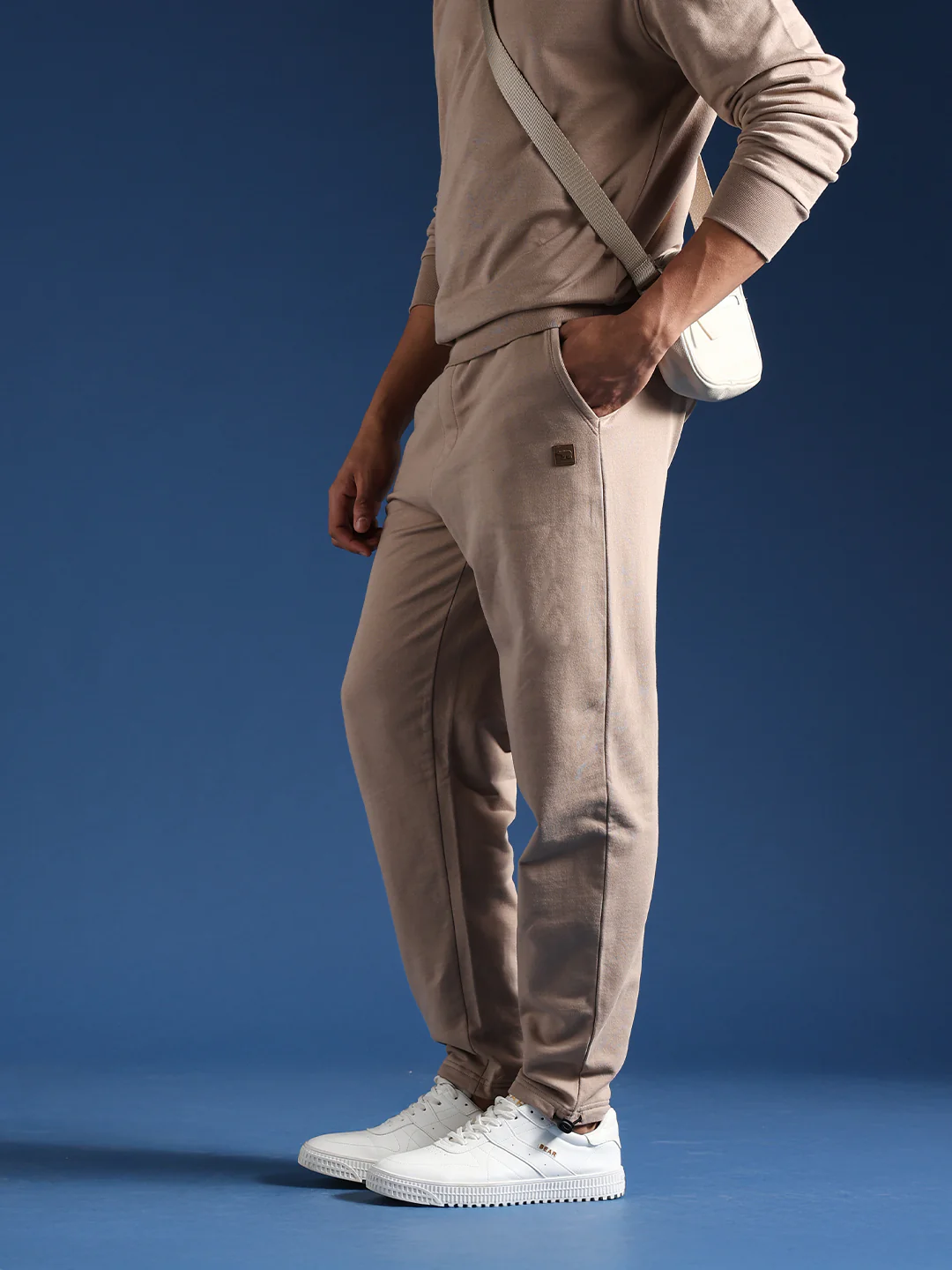 Men Solid Cotton Relaxed Fit Jogger - Image 3