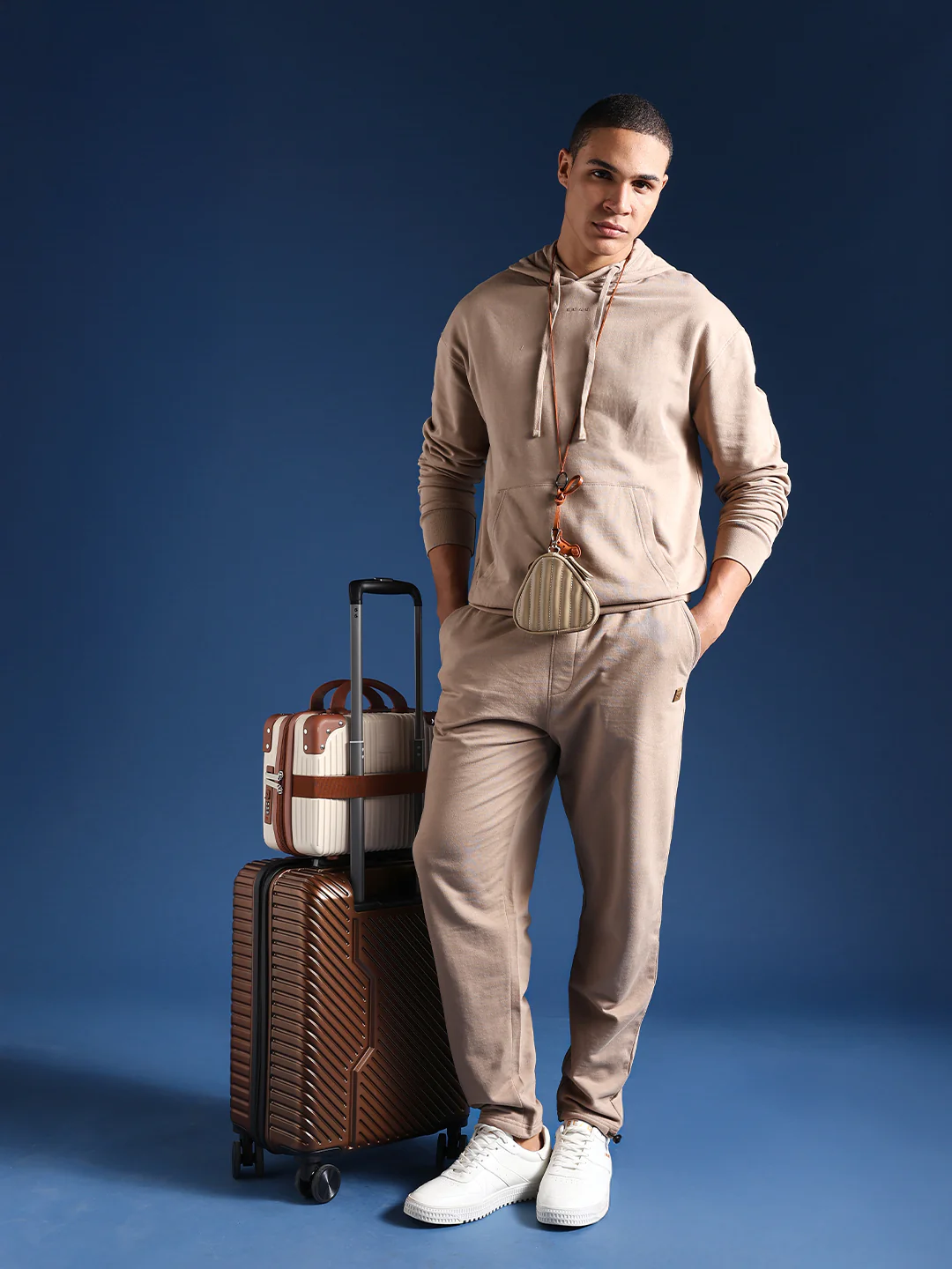 Men Solid Cotton Relaxed Fit Jogger - Image 5