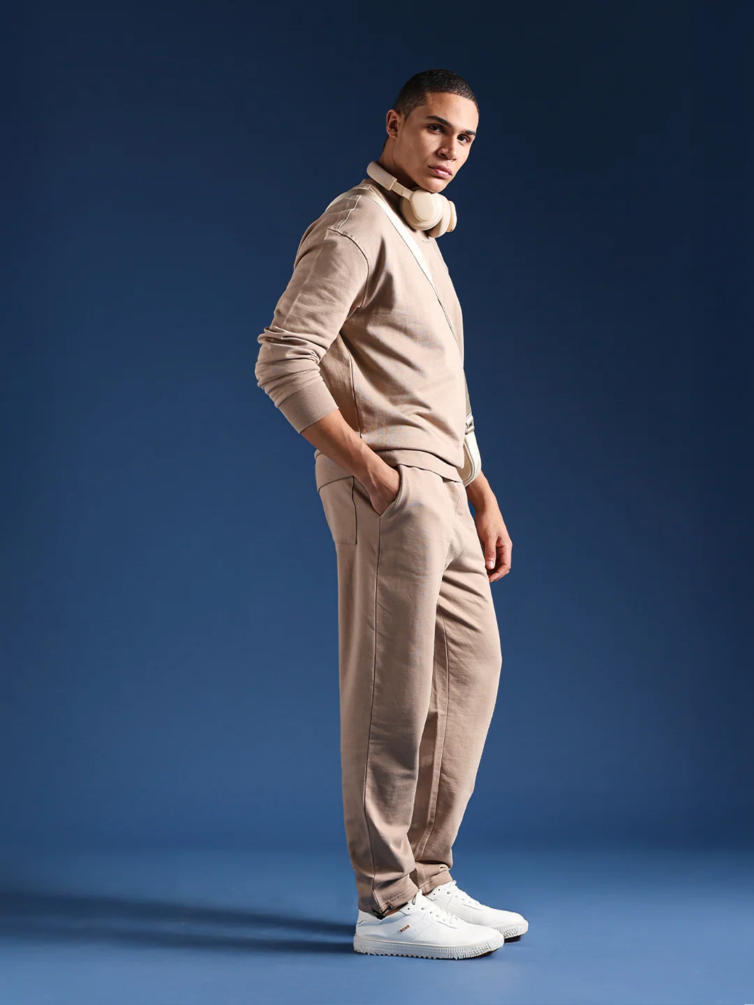 Men Solid Cotton Relaxed Fit Jogger - Image 8