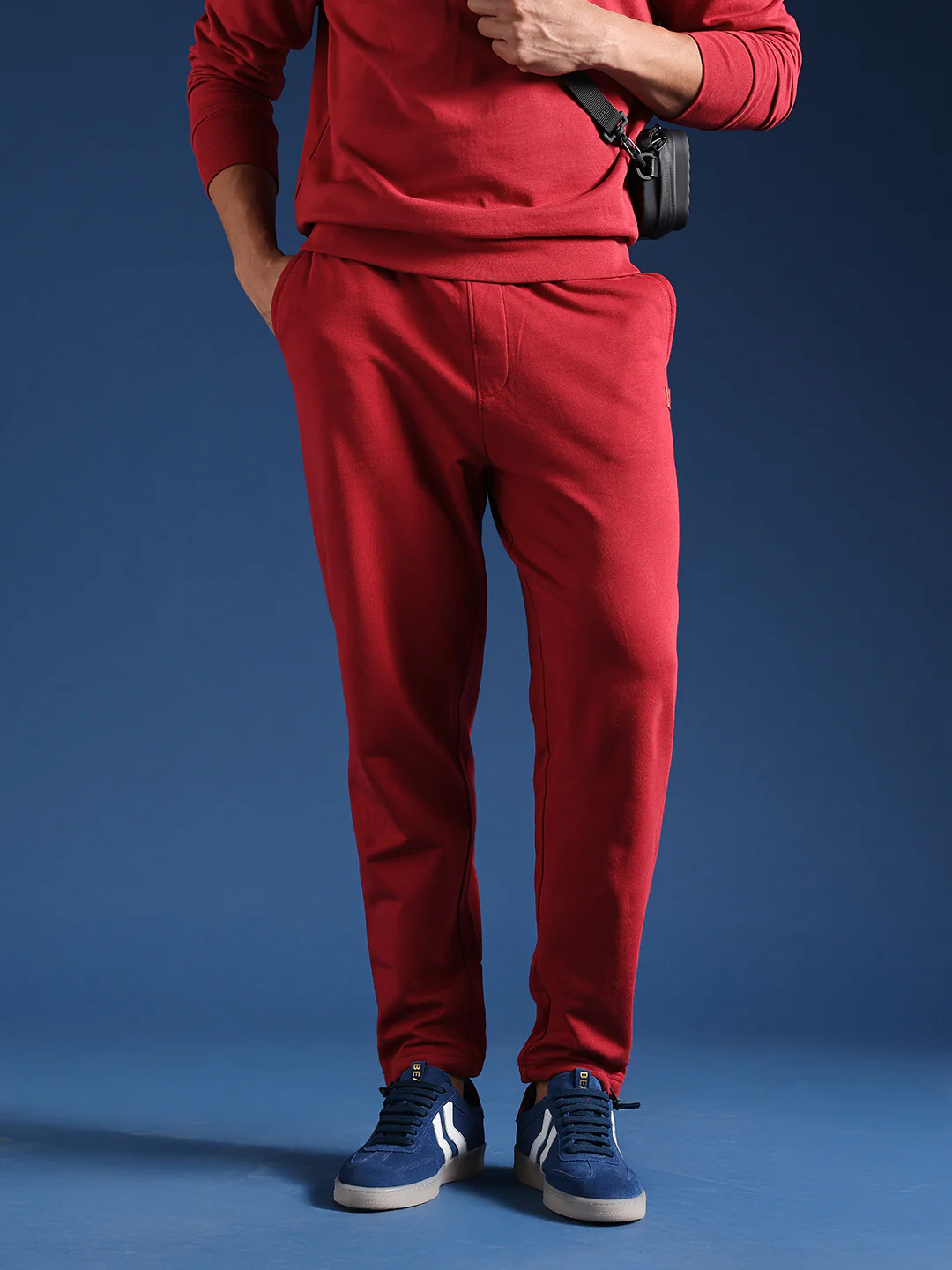 Men Solid Cotton Relaxed Fit Jogger - Image 2