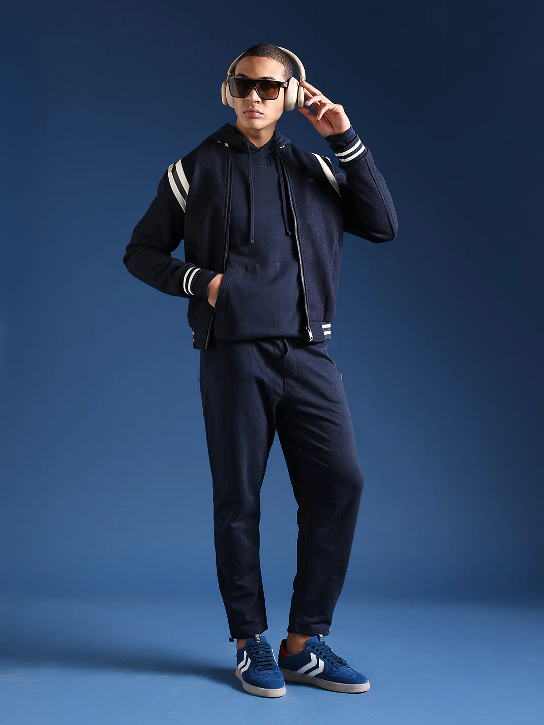Men Solid Cotton Relaxed Fit Jogger - Image 4