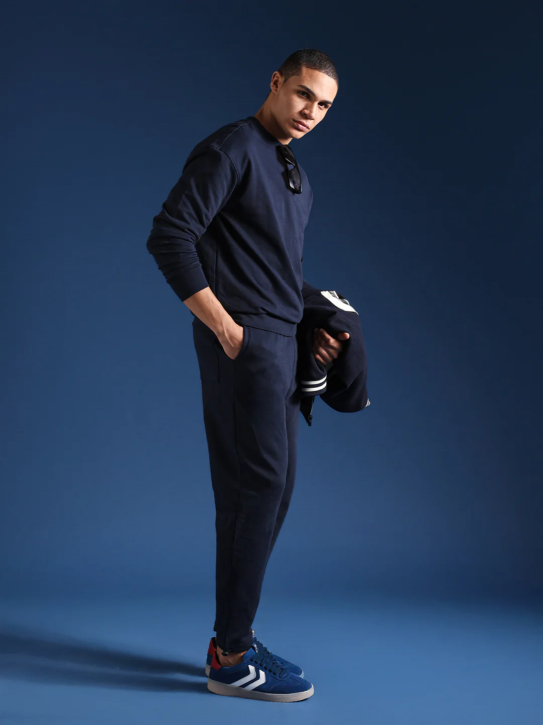 Men Solid Cotton Relaxed Fit Jogger - Image 7