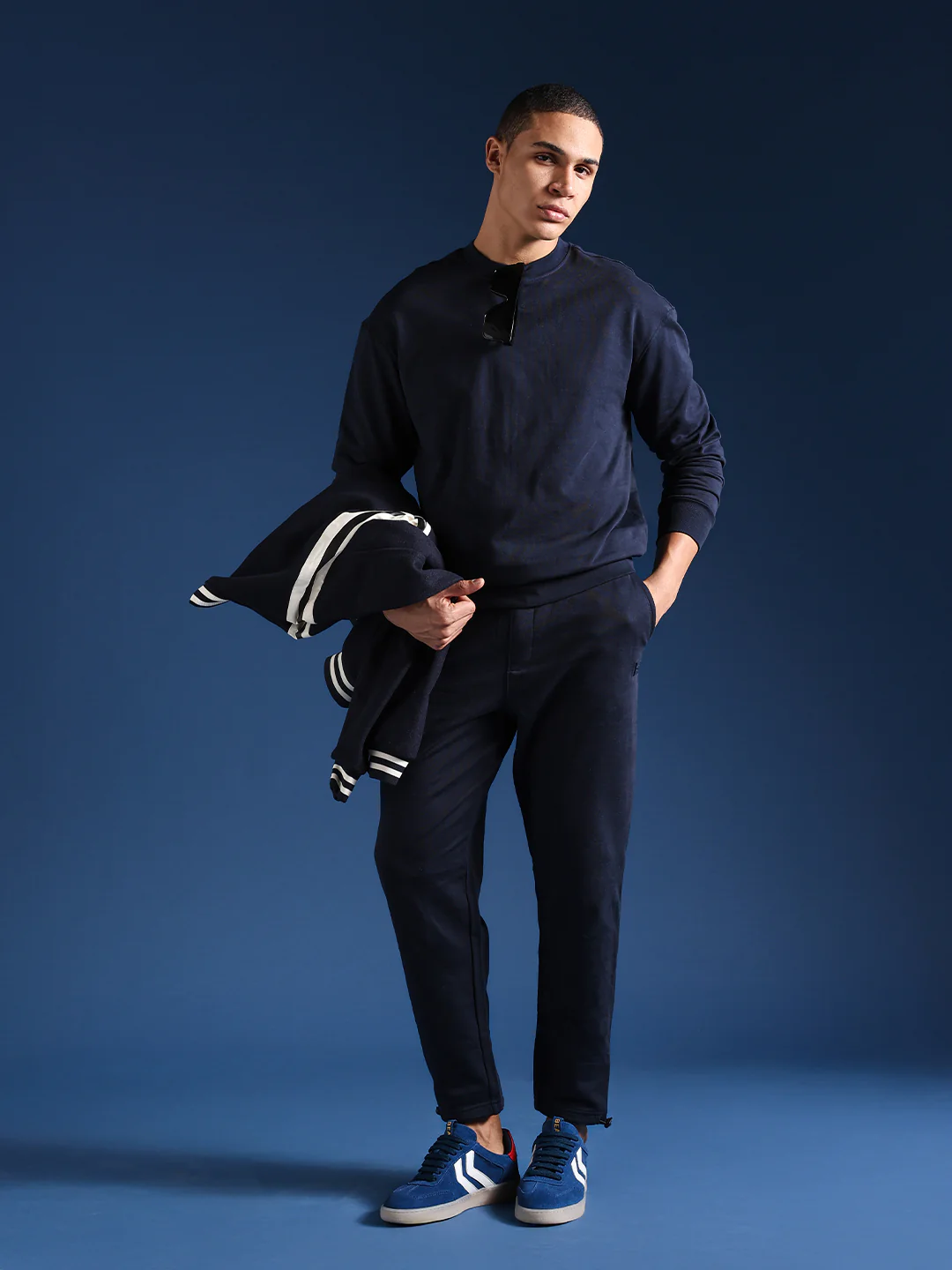 Men Solid Cotton Relaxed Fit Jogger - Image 8