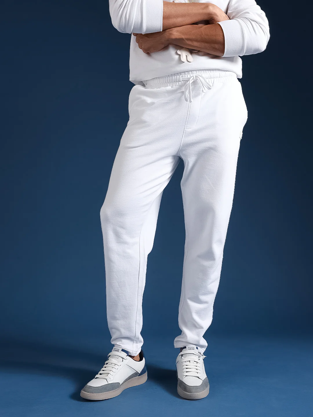Men Solid Cotton Relaxed Fit Jogger - Image 4
