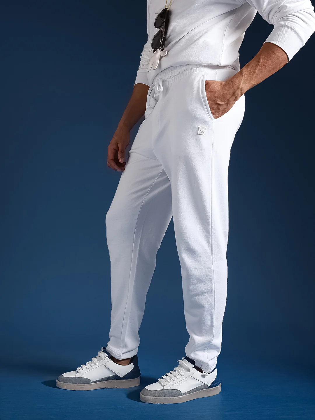 Men Solid Cotton Relaxed Fit Jogger - Image 5