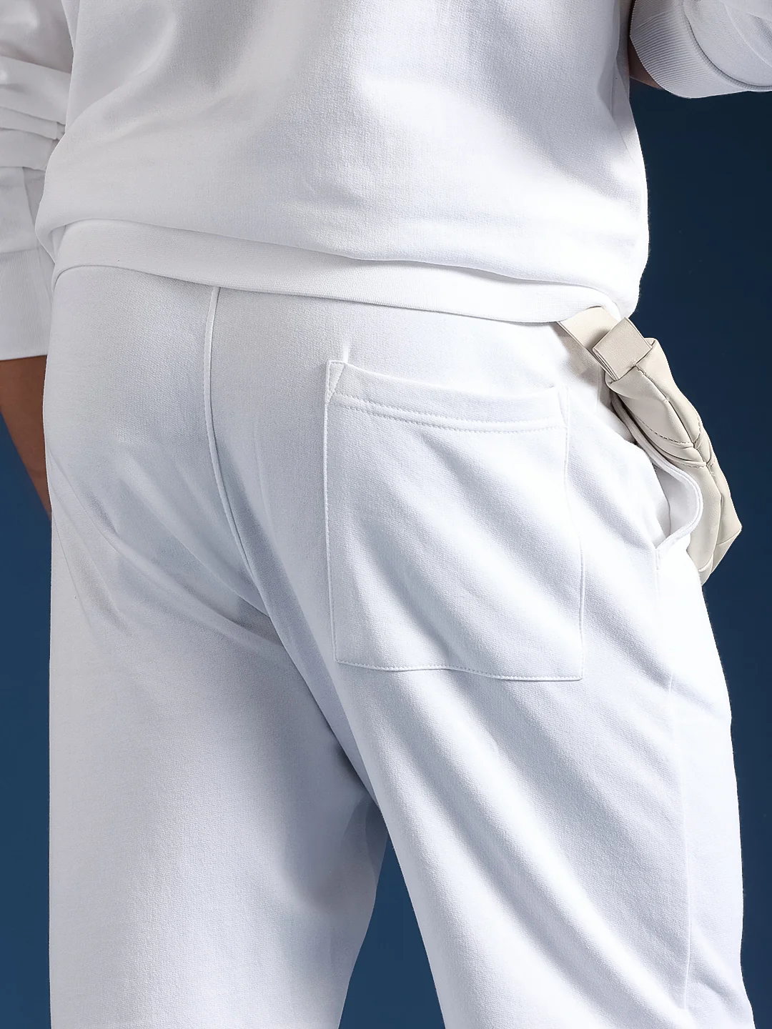 Men Solid Cotton Relaxed Fit Jogger - Image 7
