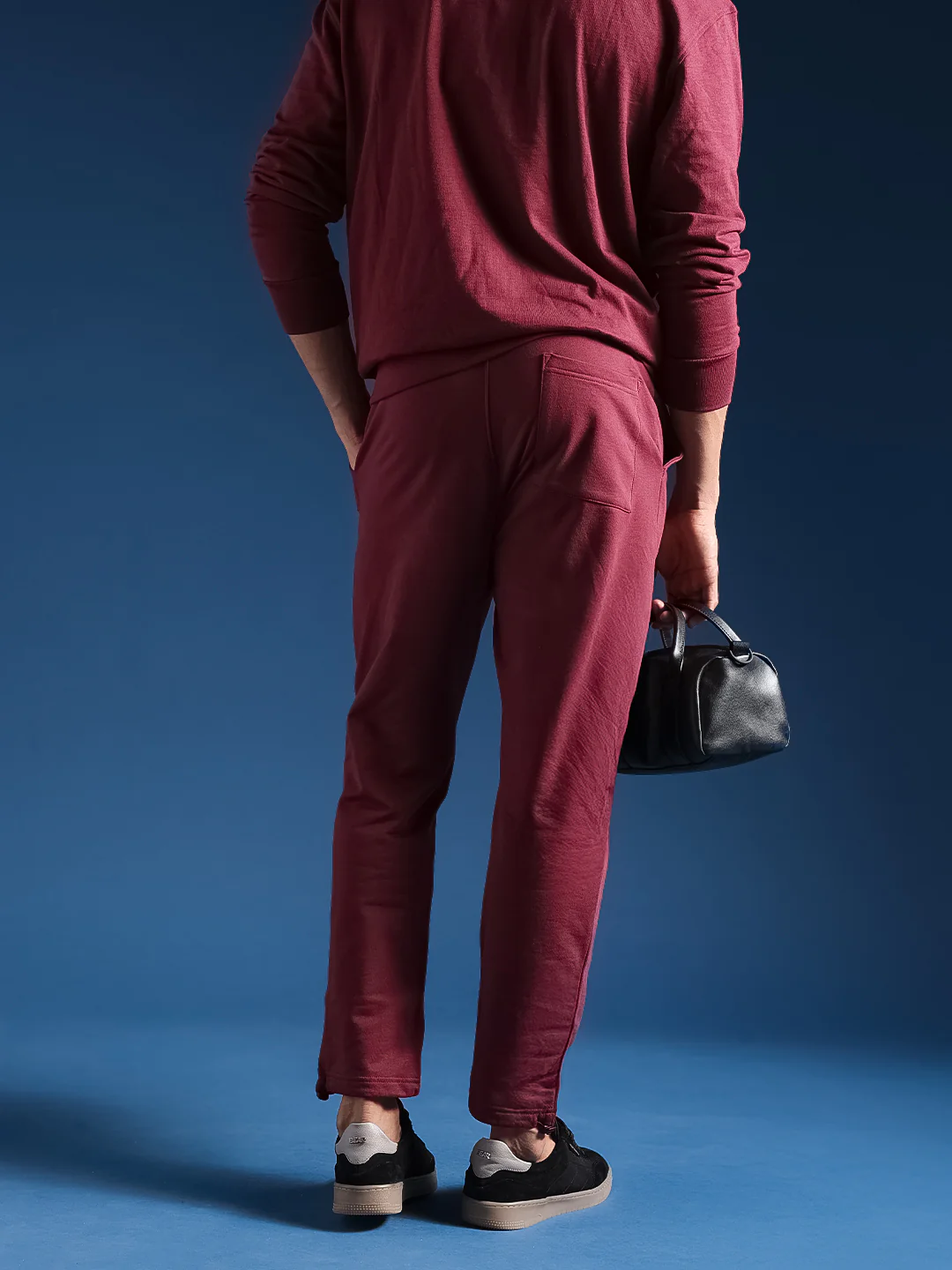Men Solid Cotton Relaxed Fit Jogger - Image 3