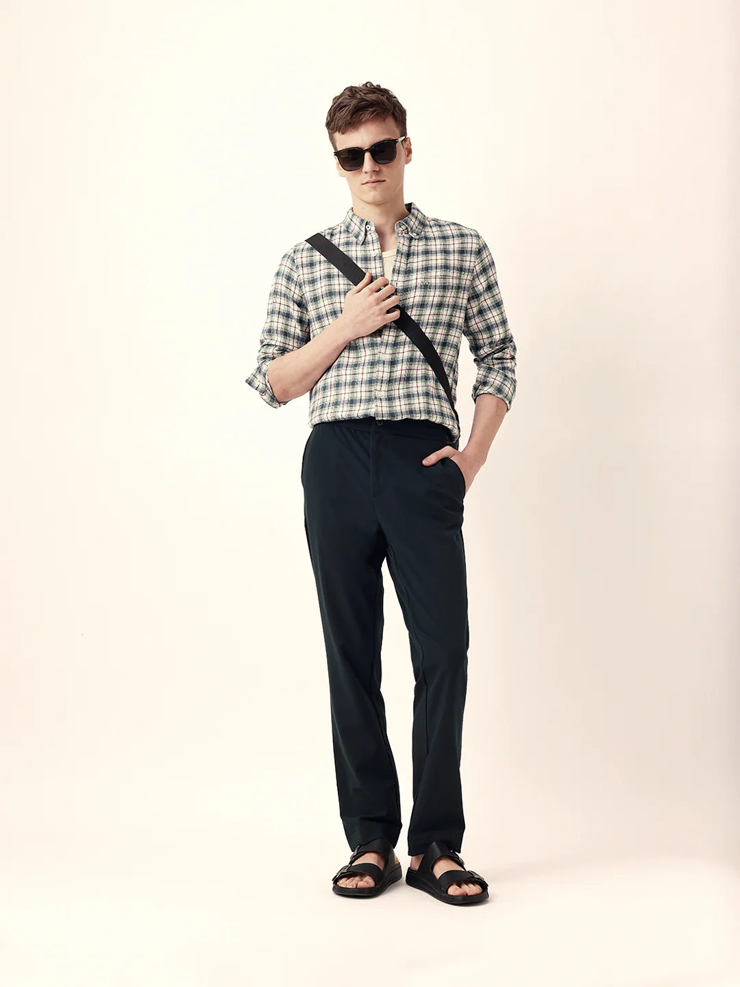Men Solid Formal Trouser - Image 2