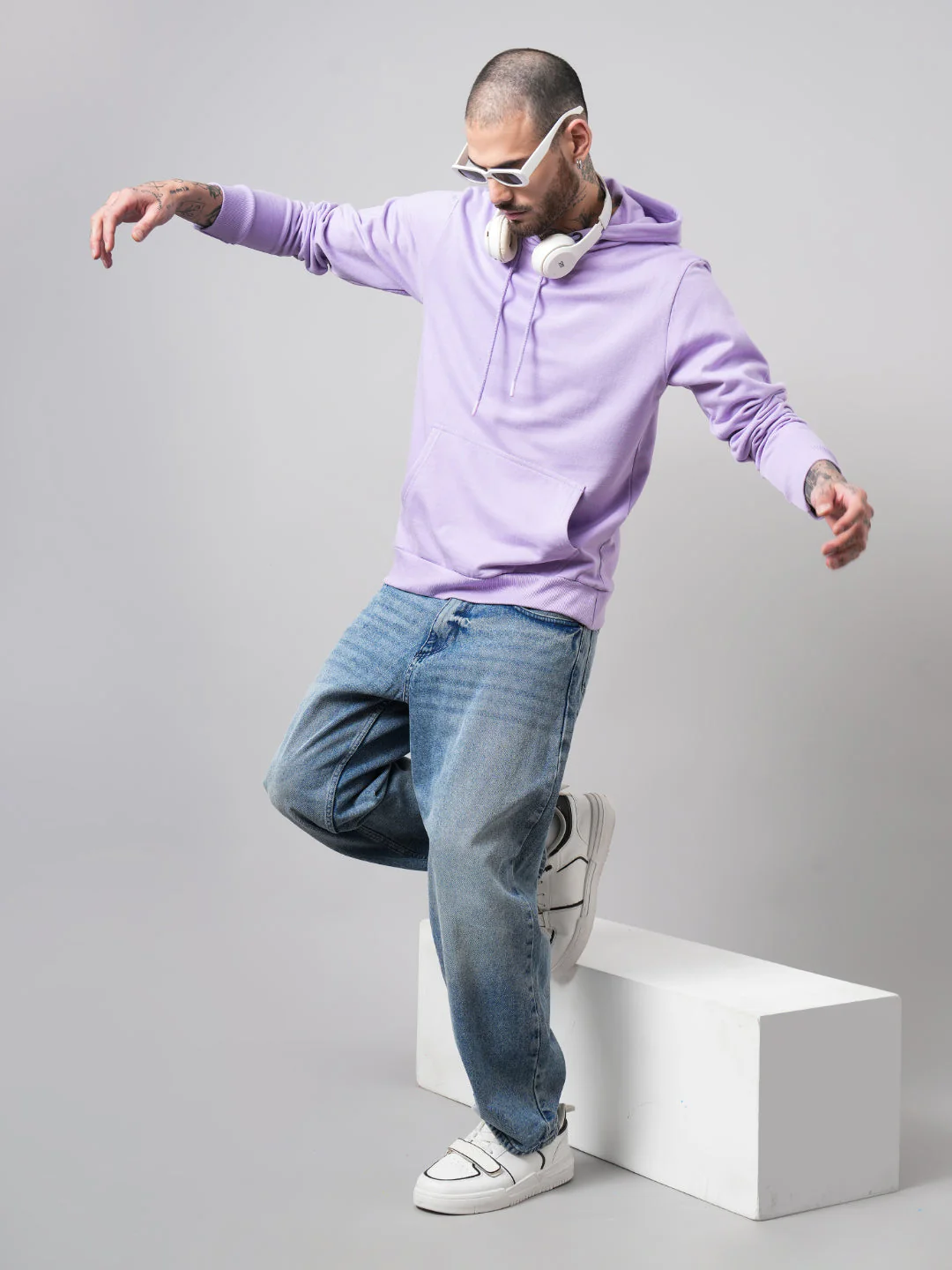 Men Solid Lavender Hoodie - Image 5