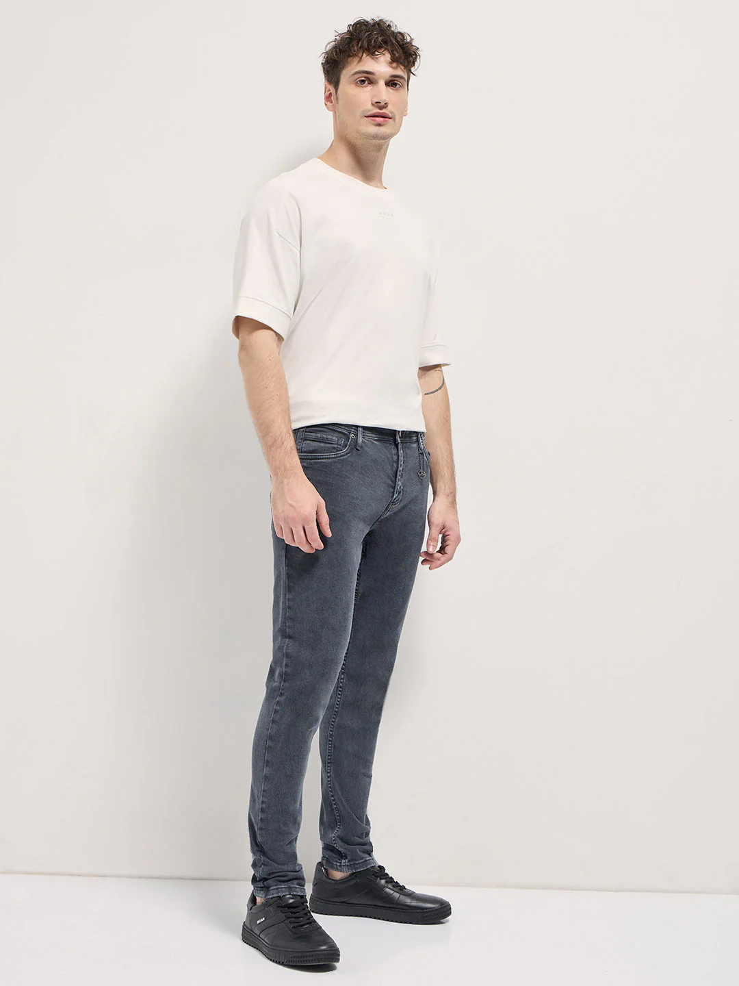Men Stylish Blue Jeans - Image 3
