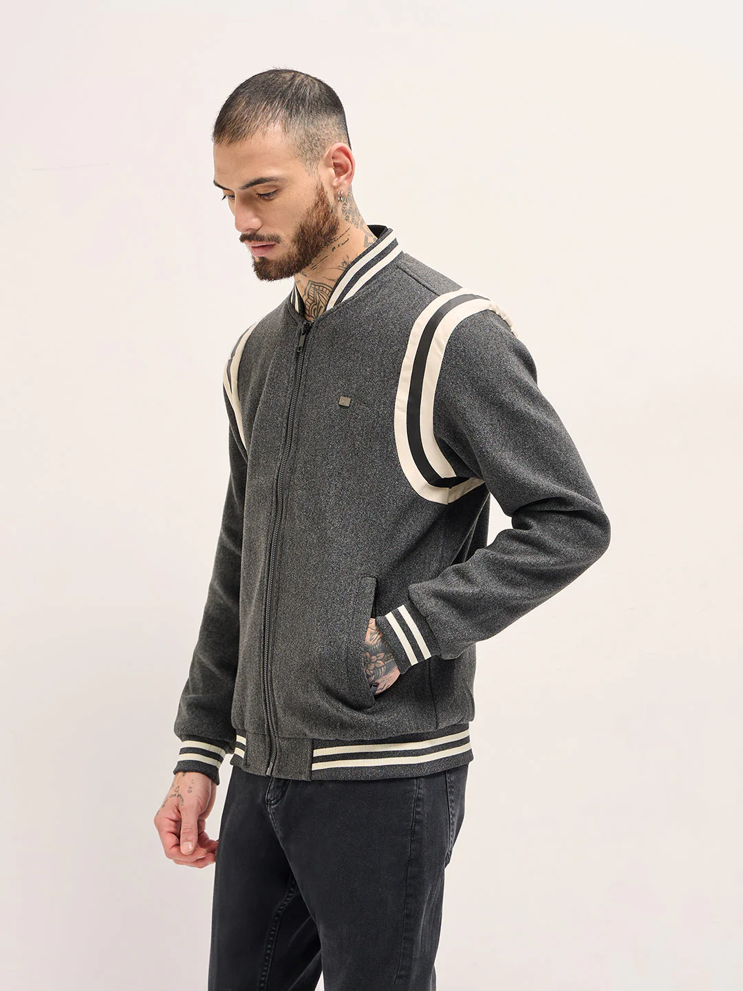 Men Stylish Bomber Jacket in grey - Image 3