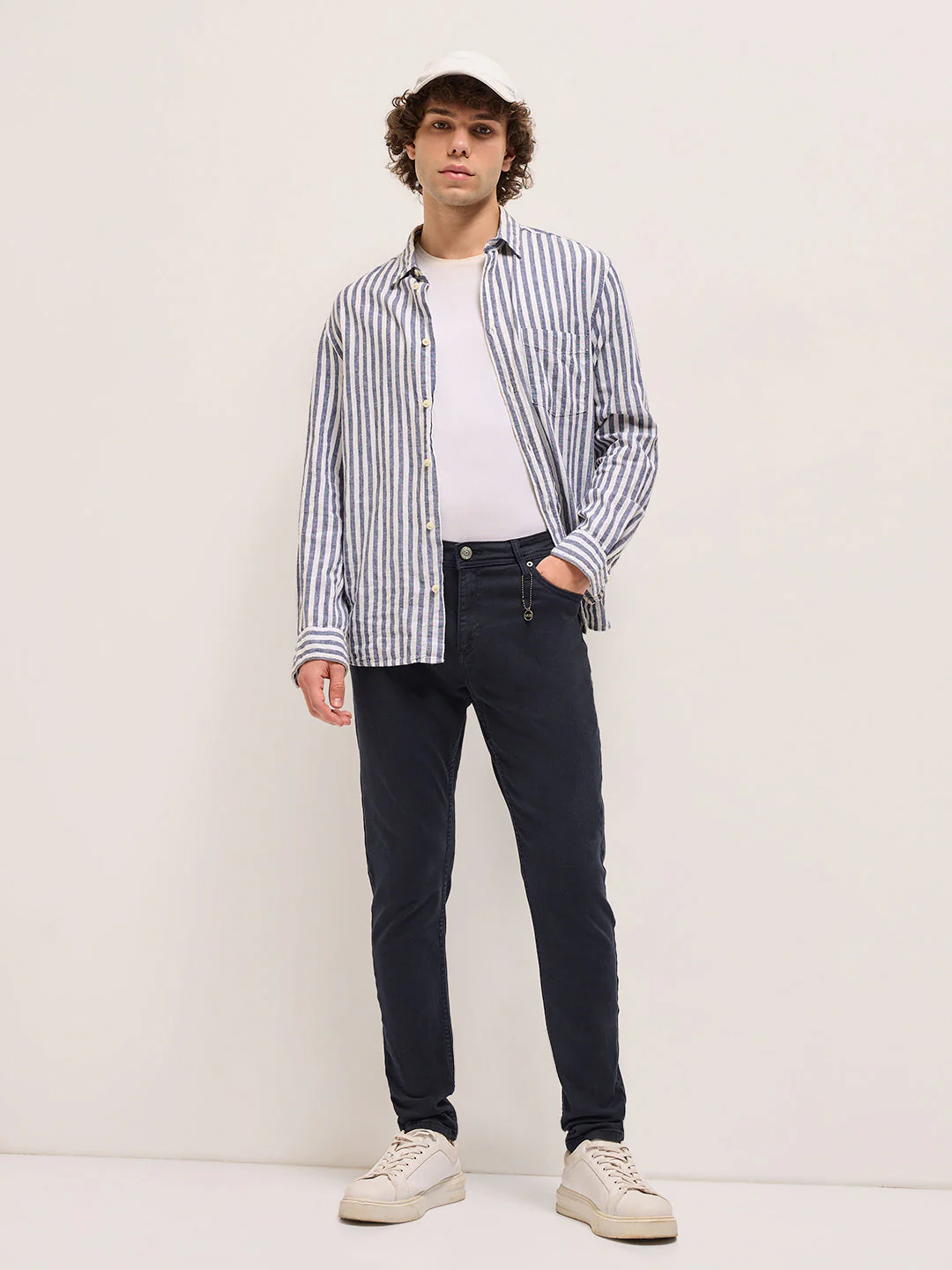 Men Stylish Dark Blue Jeans - Image 4