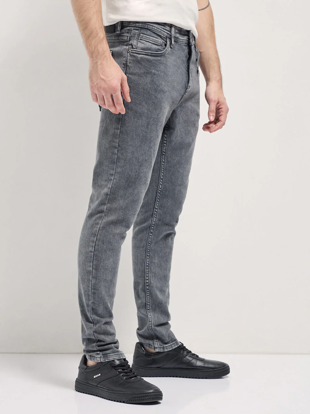 Men Stylish Grey Jeans - Image 3