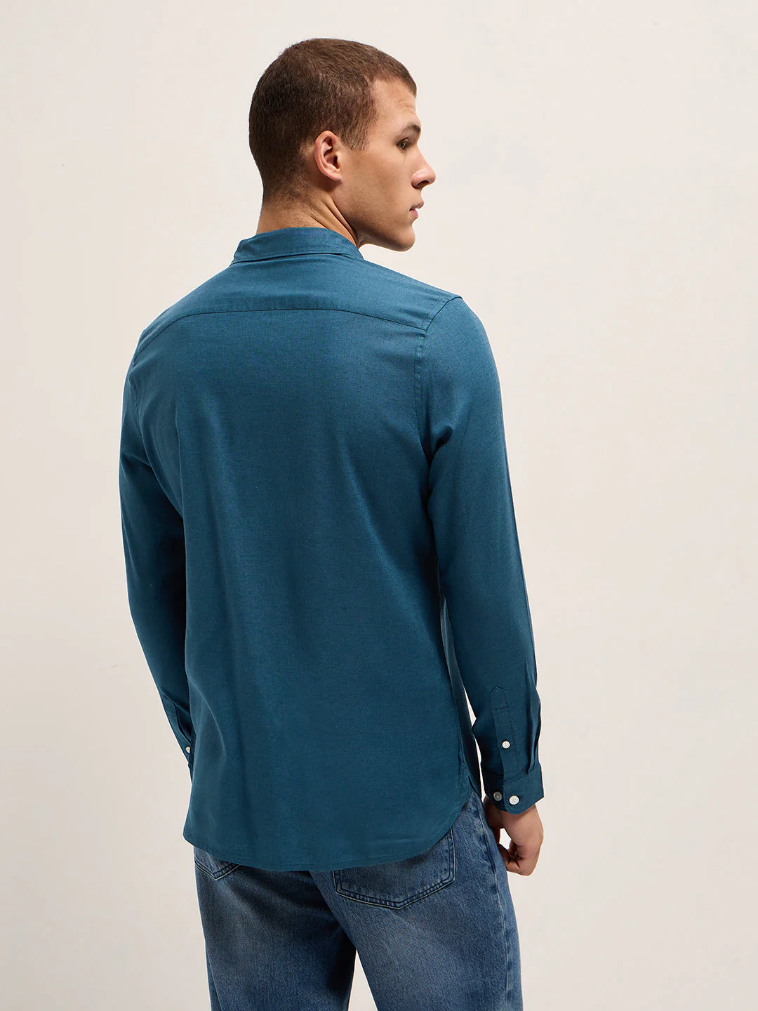 Men Teal Blue Solid Lyocell Slim Fit Casual Shirt - Image 2