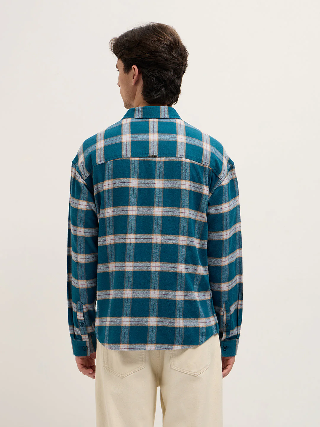 Men Teal Checked Flannel Woven Relaxed Fit Overshirt - Image 2