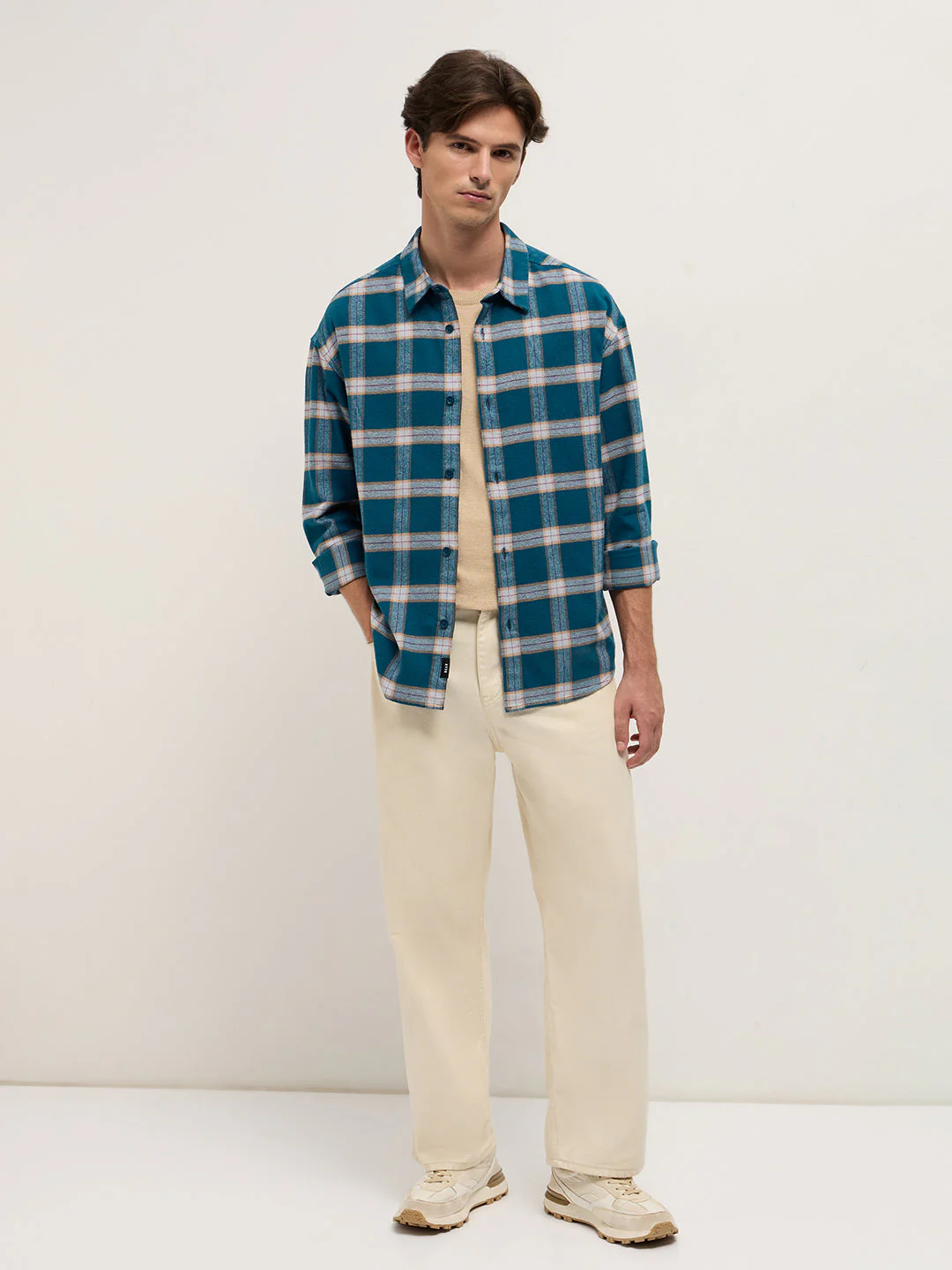 Men Teal Checked Flannel Woven Relaxed Fit Overshirt - Image 4