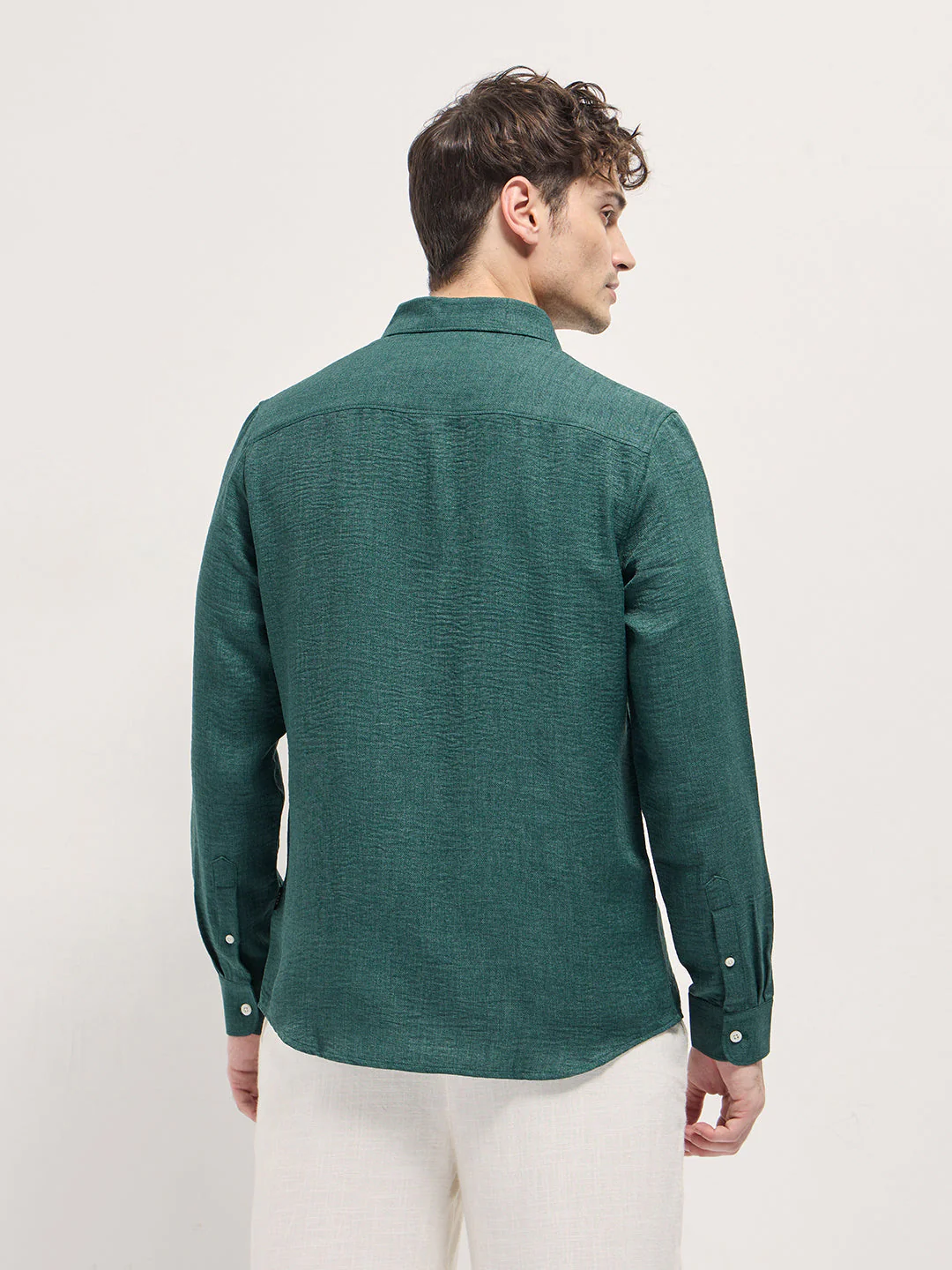 Men Teal Green Solid Seersucker Effect Slim Fit Casual Shirt - Image 2