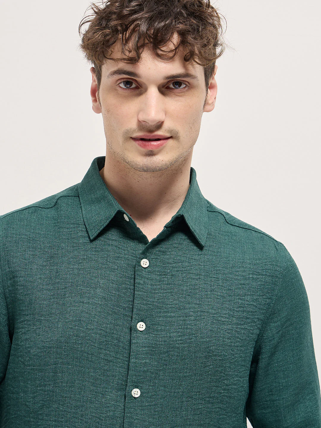 Men Teal Green Solid Seersucker Effect Slim Fit Casual Shirt - Image 5