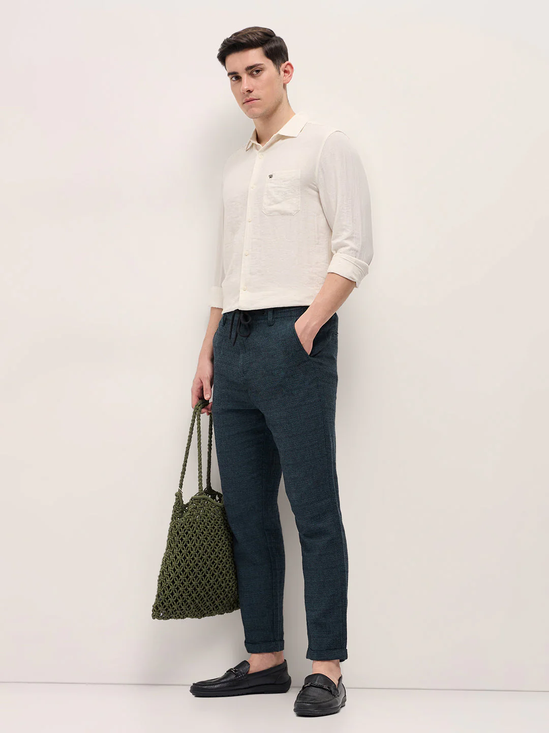 Men Teal Self Design Tapered Fit Elasticated Waist Casual Trouser - Image 4