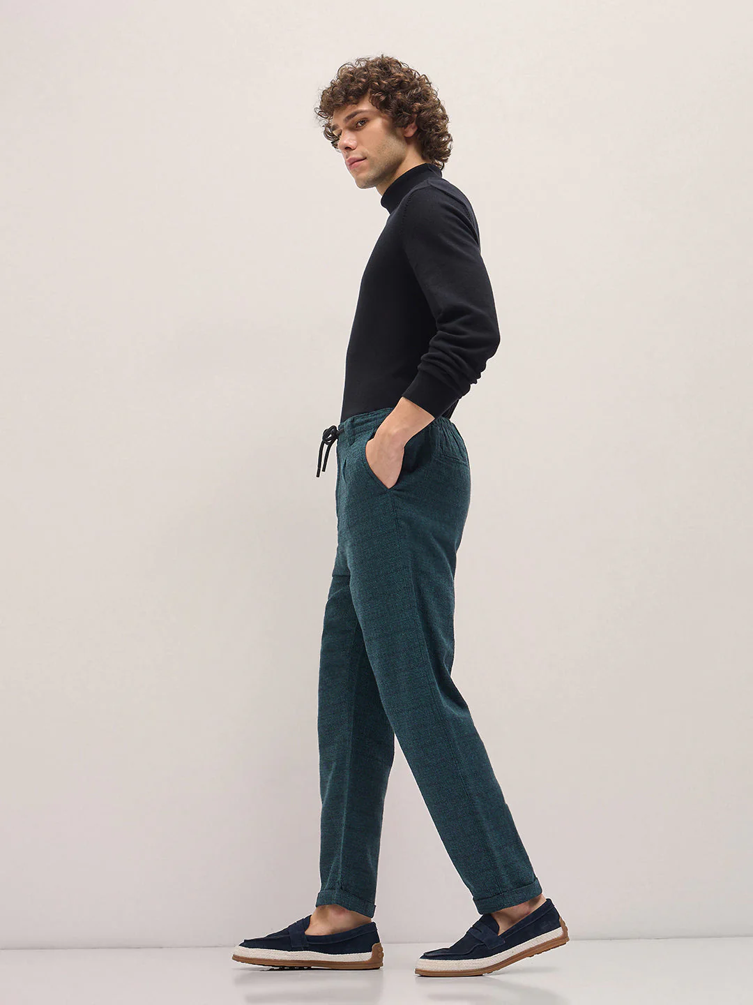 Men Teal Self Design Tapered Fit Elasticated Waist Casual Trouser - Image 3