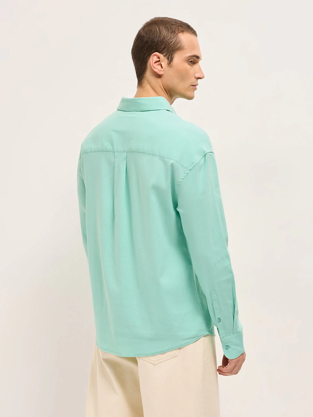Men Teal Solid Cotton Blend Relaxed Fit Casual Shirt - Image 2