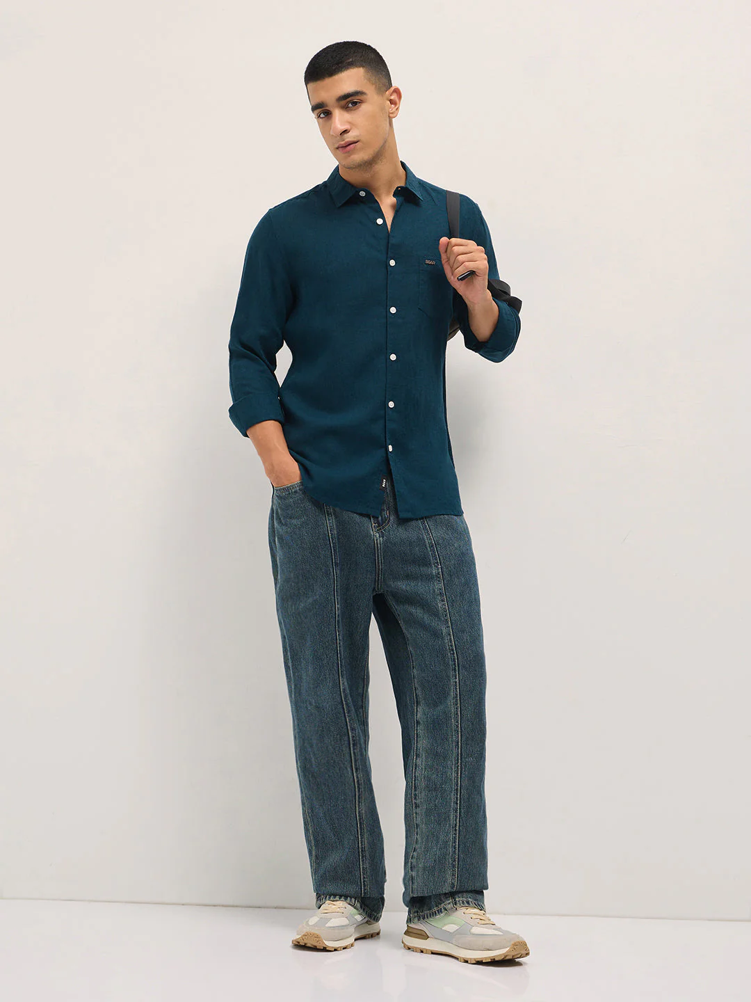Men Teal Solid Lyocell Slim Fit Casual Shirt - Image 4