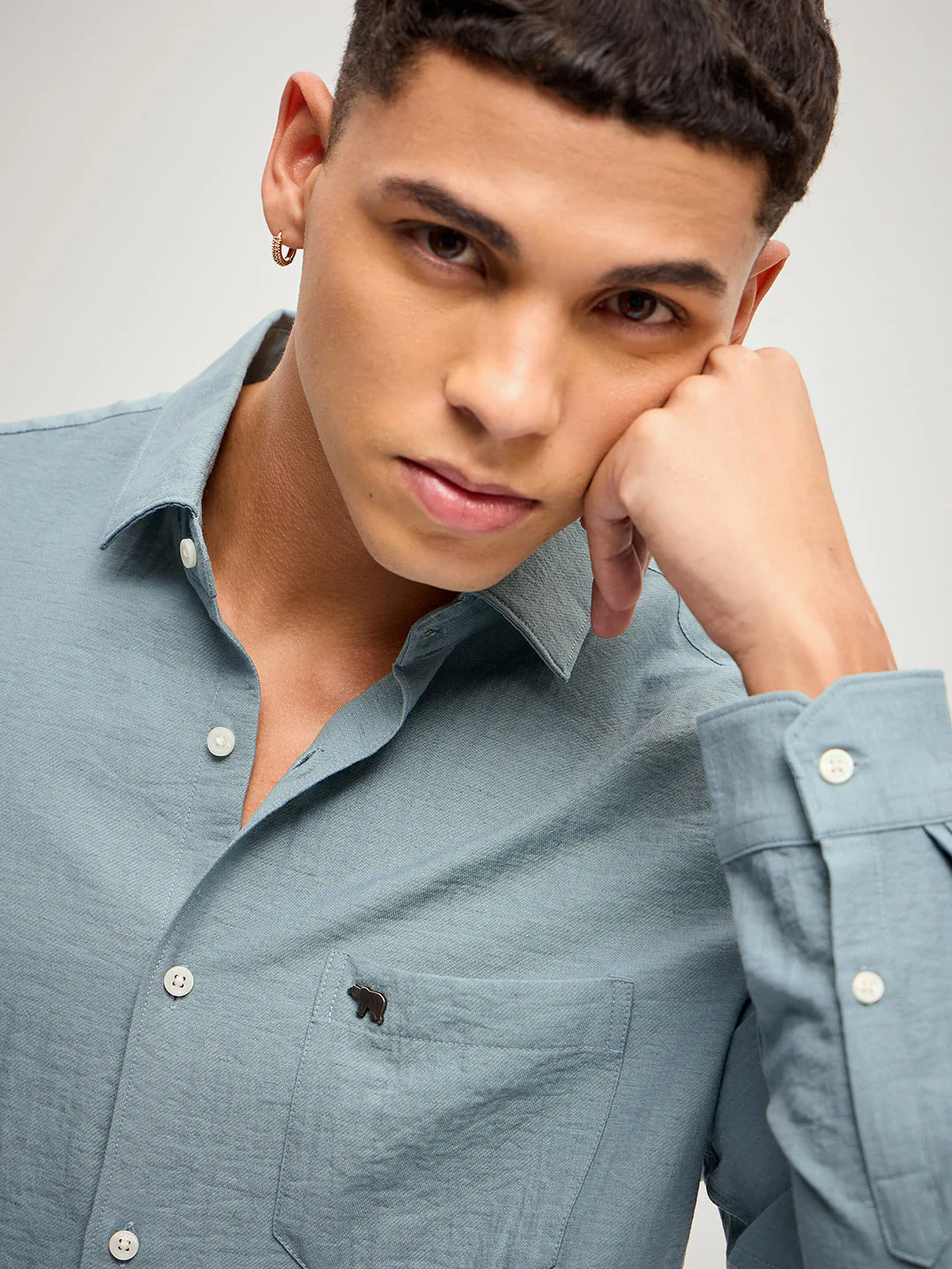 Men Teal Solid Slim Fit Casual Shirt - Image 3