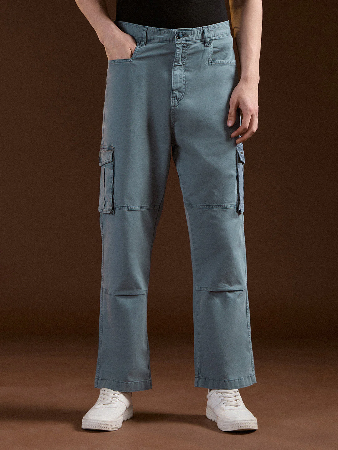 Men Teal Solid Straight Fit Functional & Stylish Cargo Pant - Image 2