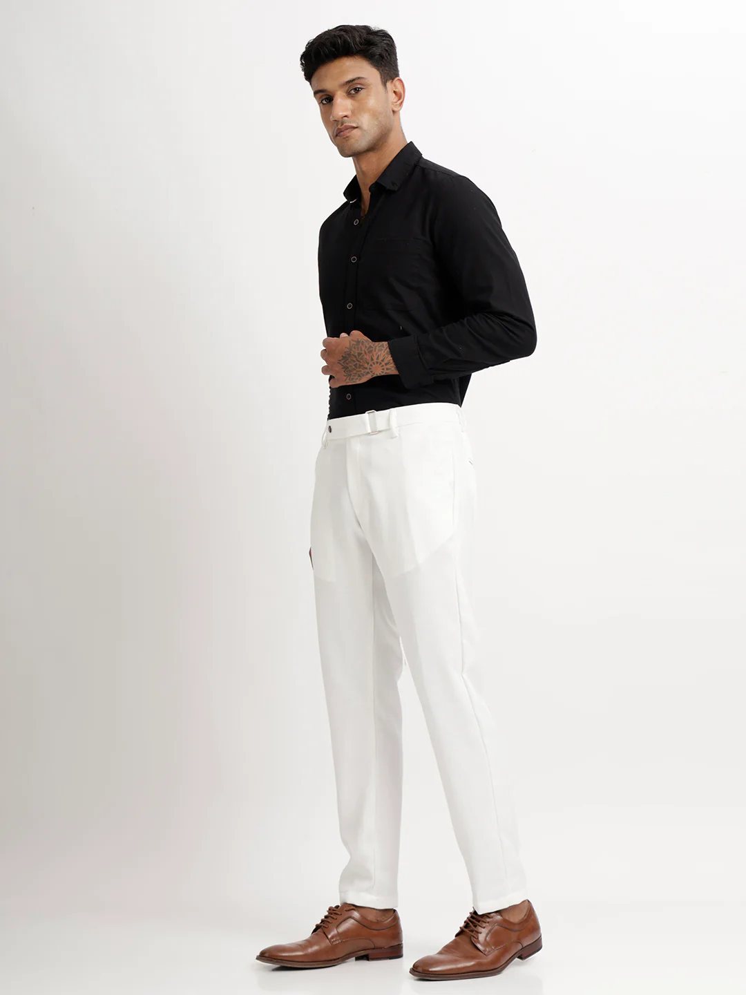 Men Textured  Slim Fit Trousers - Image 3