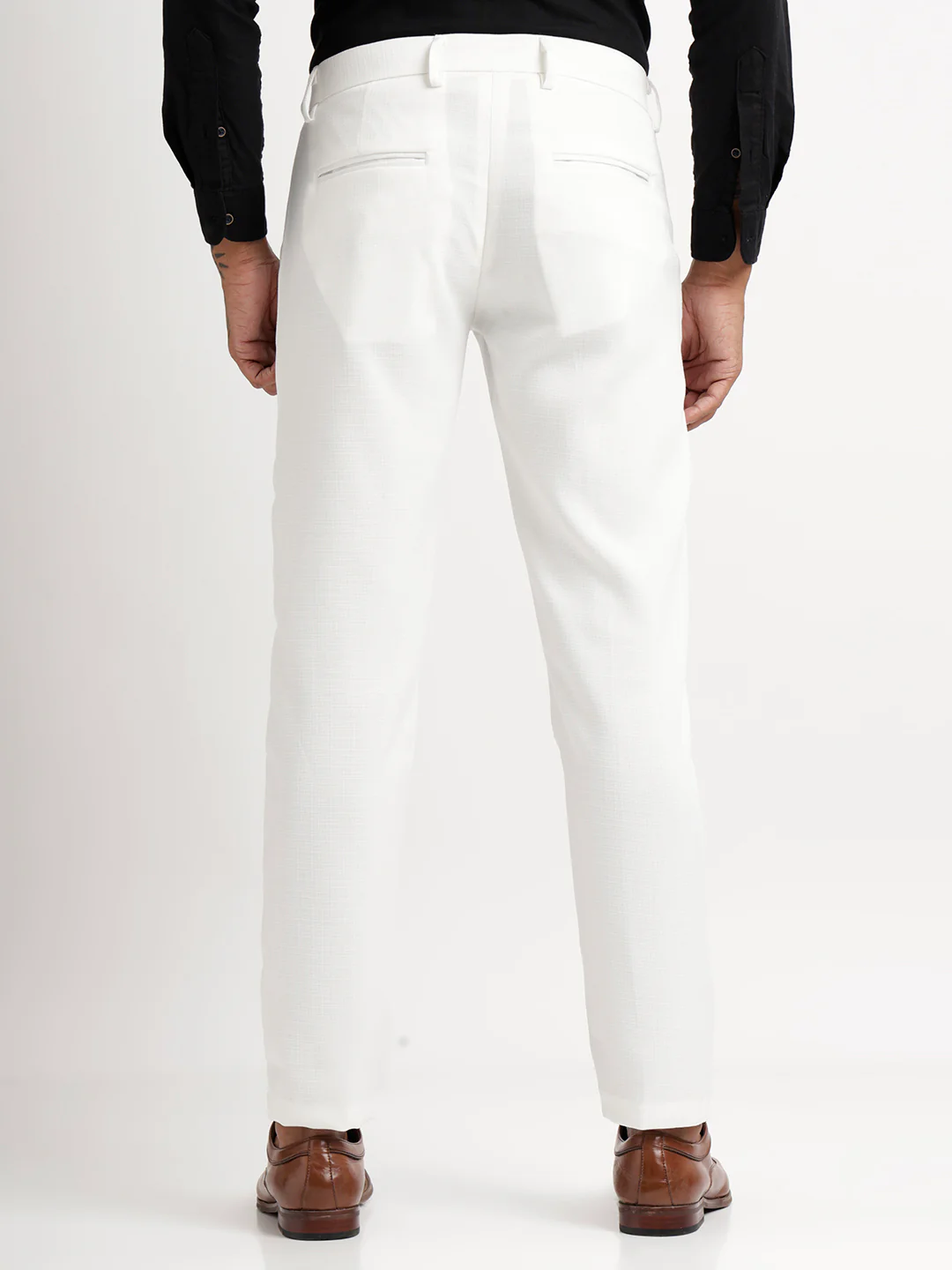 Men Textured  Slim Fit Trousers - Image 4