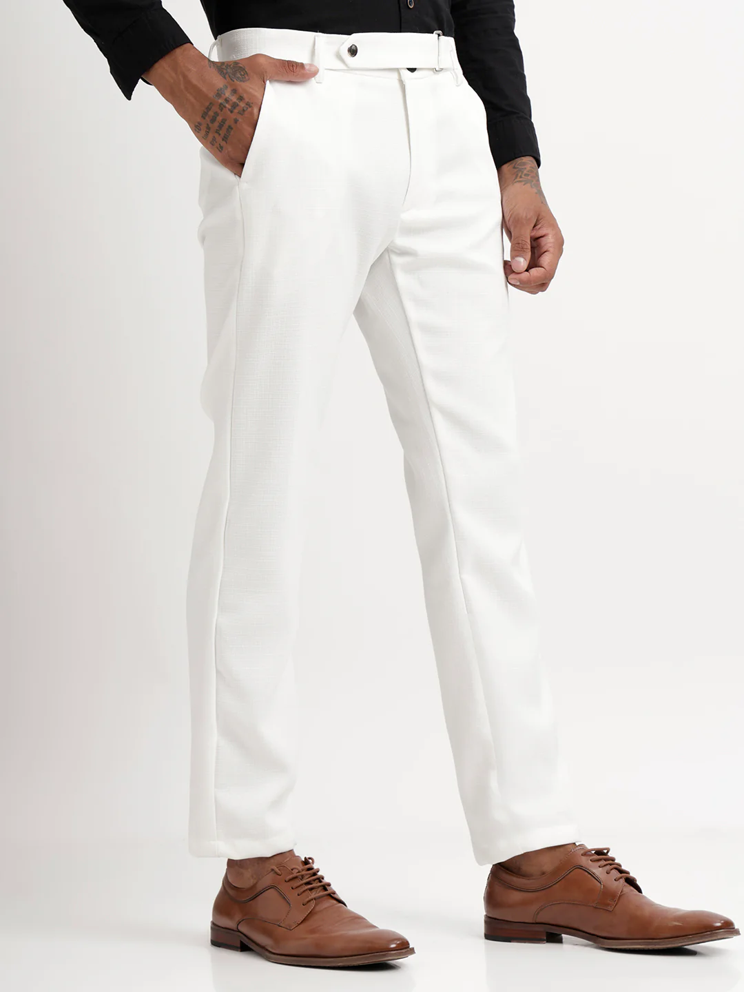 Men Textured  Slim Fit Trousers - Image 5