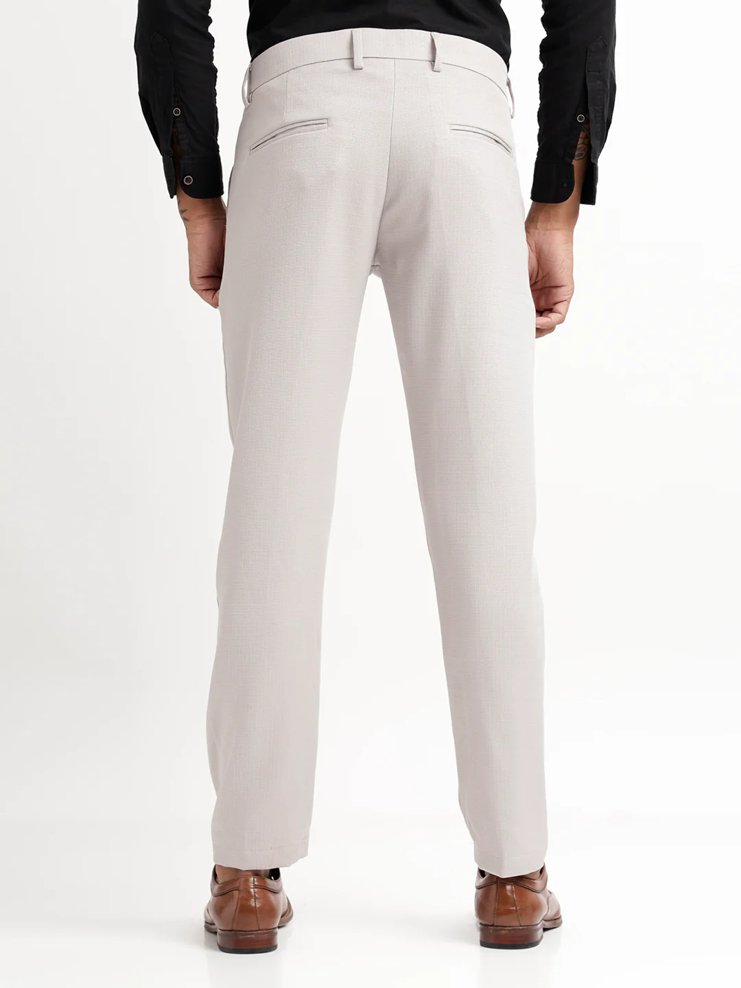 Men Textured  Slim Fit Trousers - Image 4