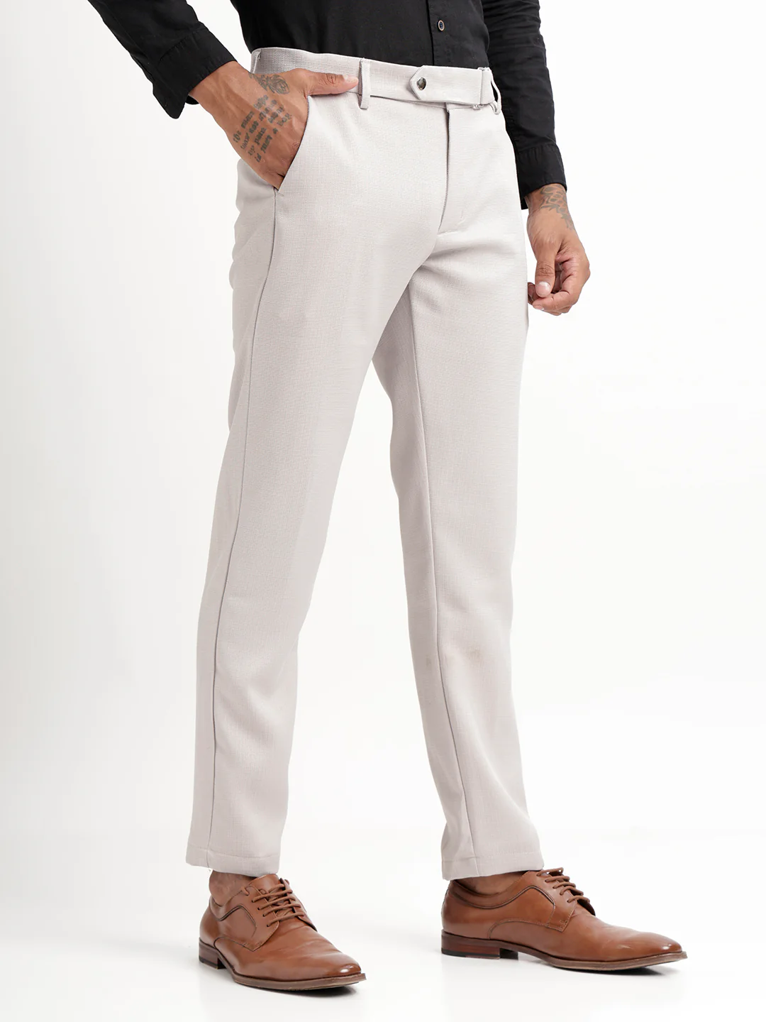 Men Textured  Slim Fit Trousers - Image 5