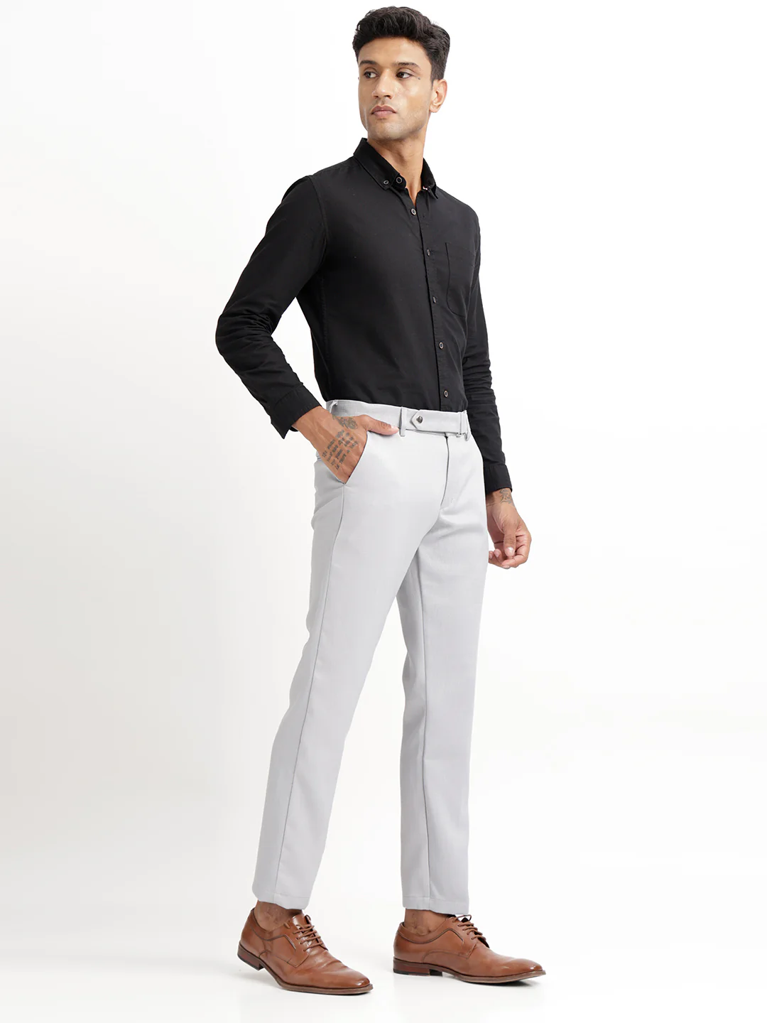Men Textured  Slim Fit Trousers - Image 3