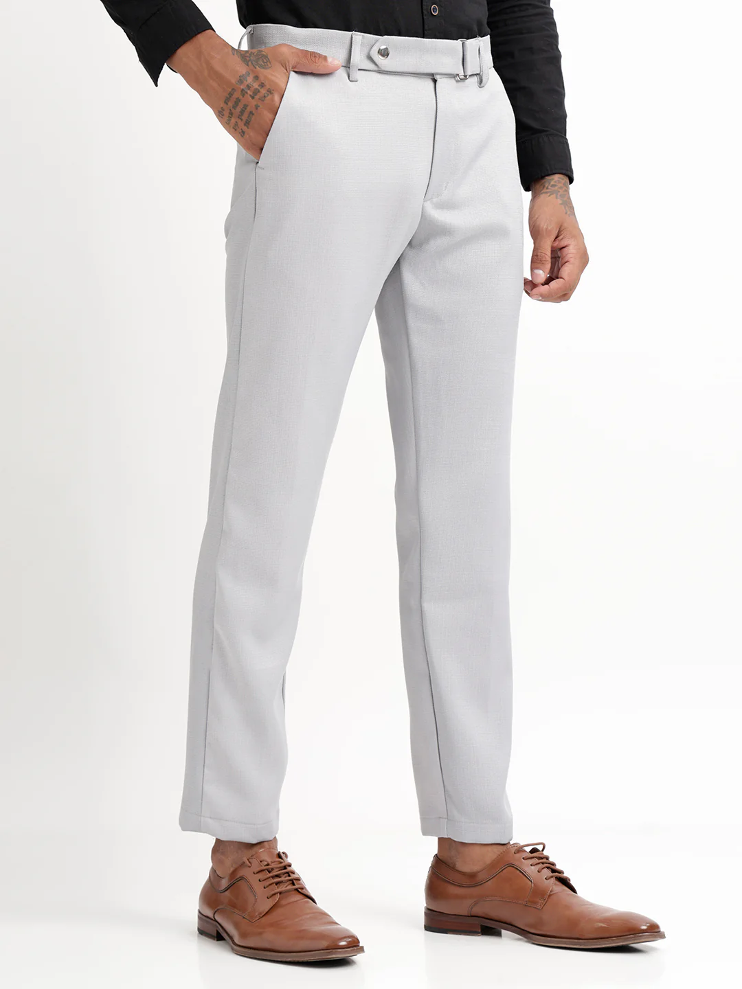 Men Textured  Slim Fit Trousers - Image 5