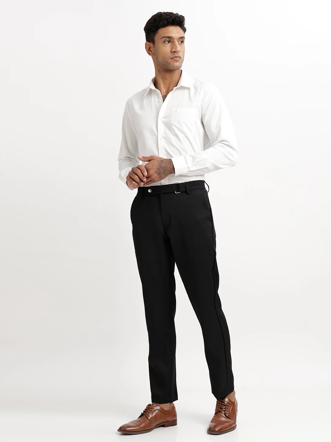 Men Textured  Slim Fit Trousers - Image 3