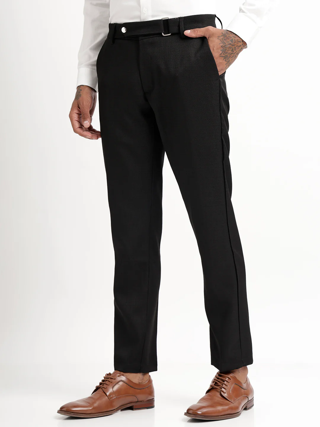 Men Textured  Slim Fit Trousers - Image 6