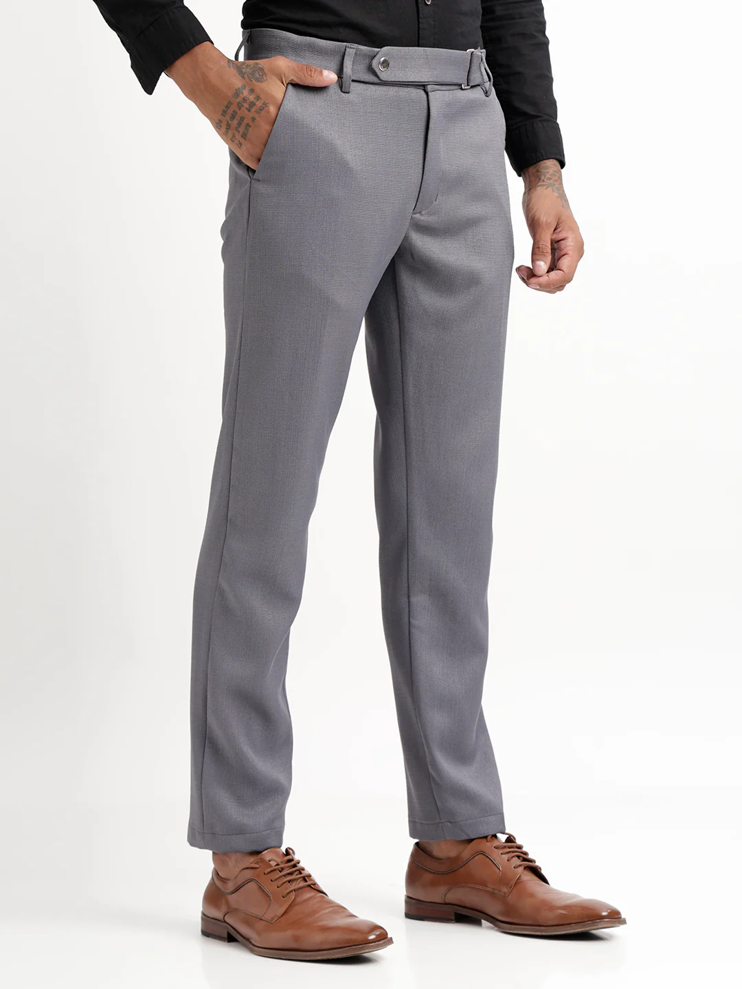 Men Textured  Slim Fit Trousers - Image 5