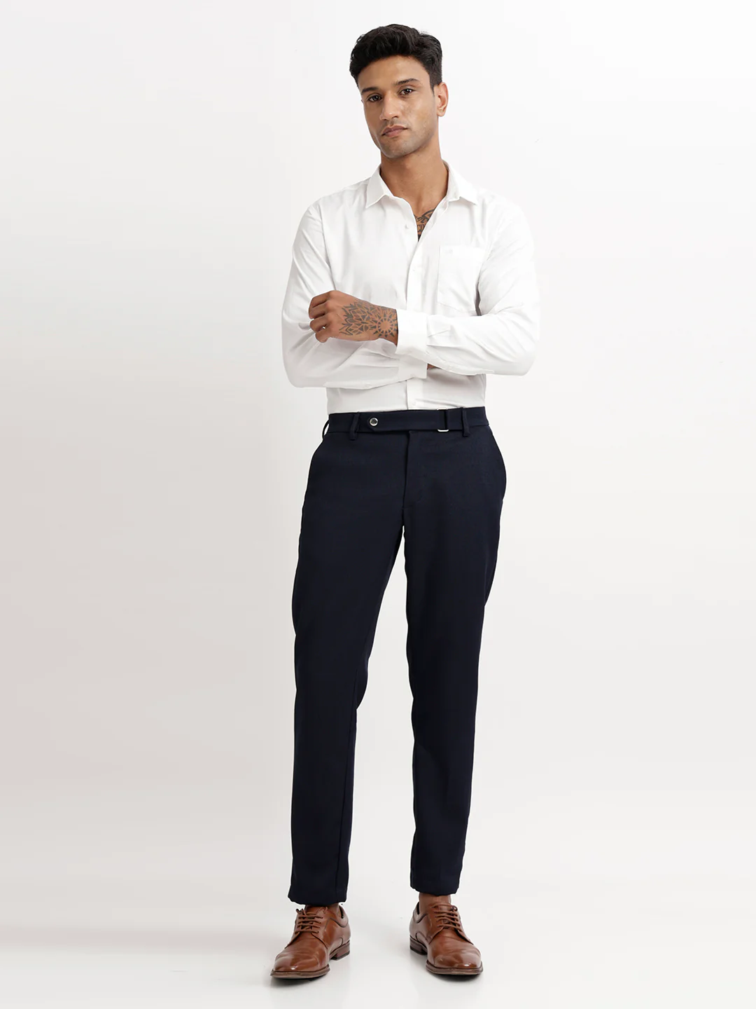 Men Textured  Slim Fit Trousers - Image 3