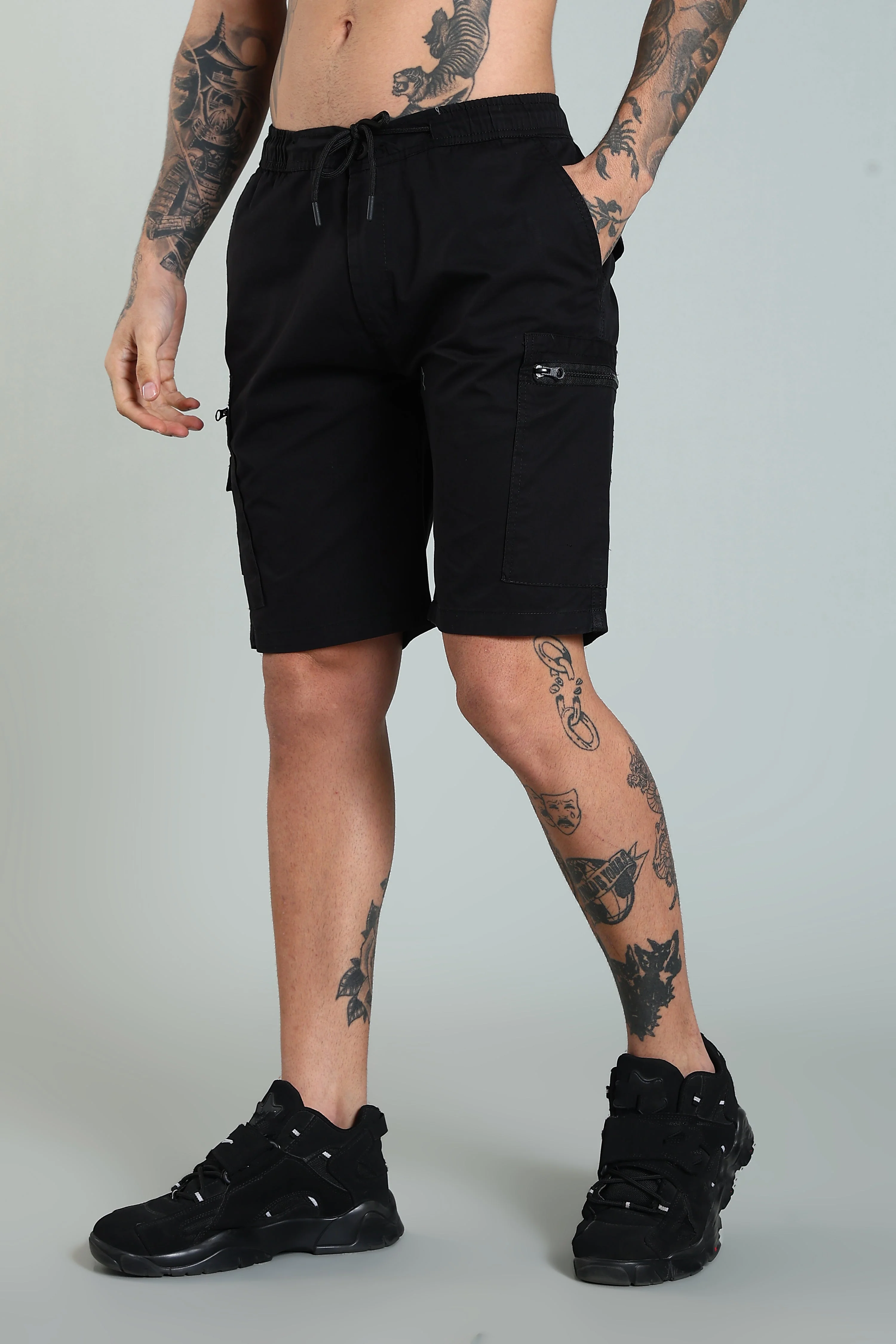 Men Trail Black Cargo Shorts - Image 6