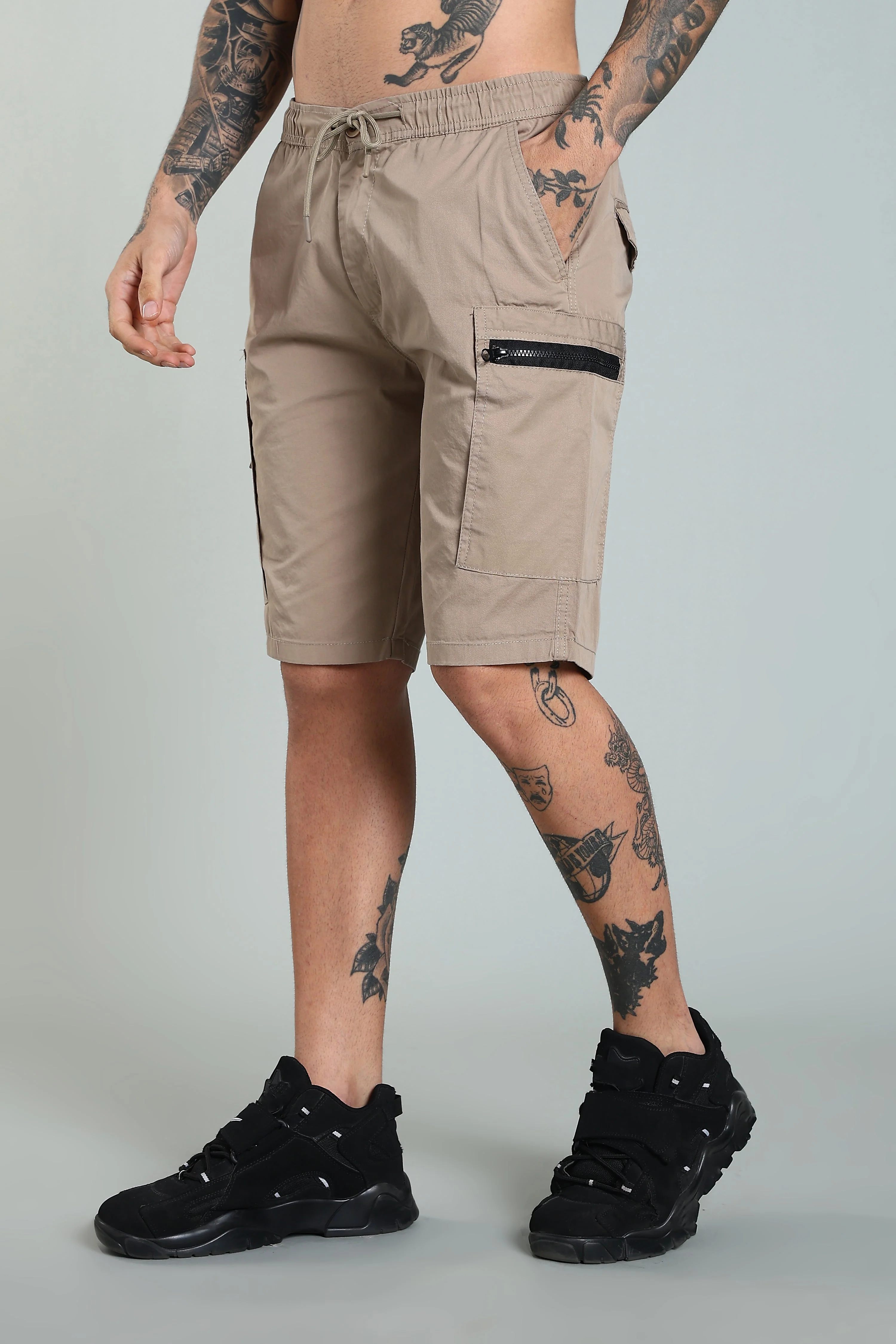 Men Trail Brown Cargo Shorts - Image 3