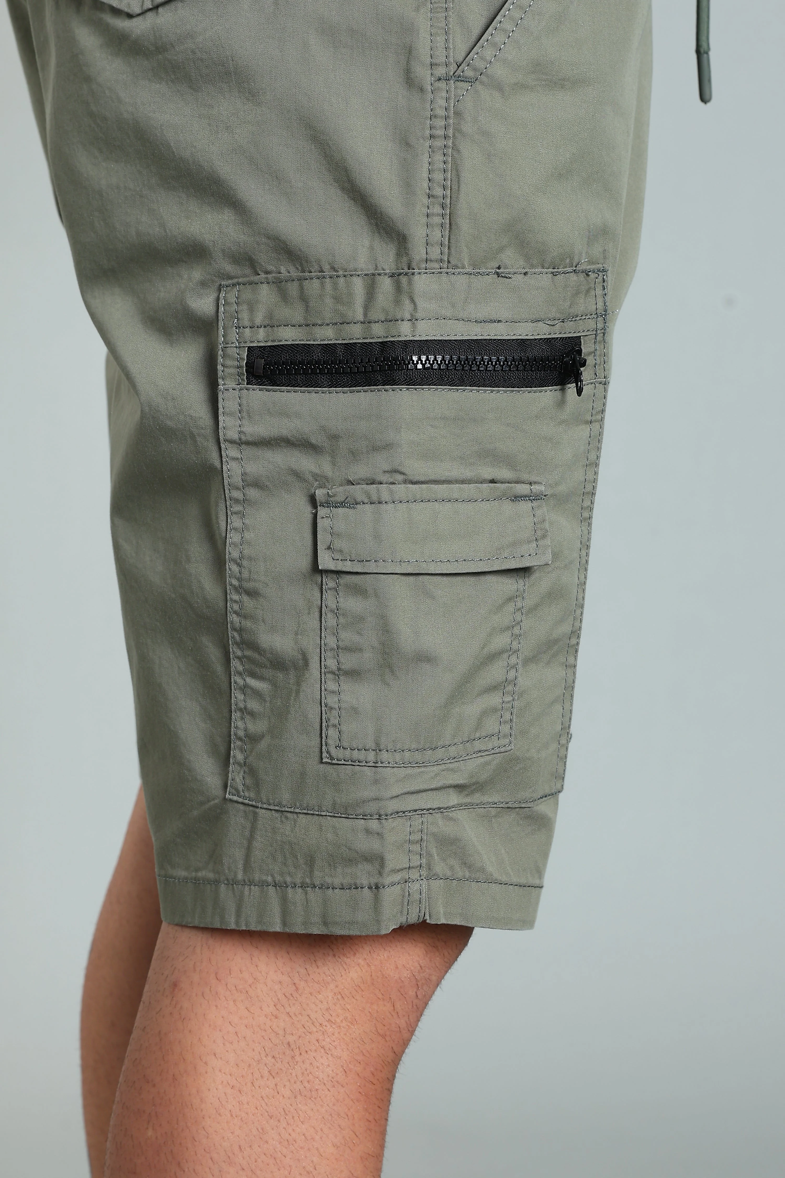 Men Trail Green Cargo Shorts - Image 4