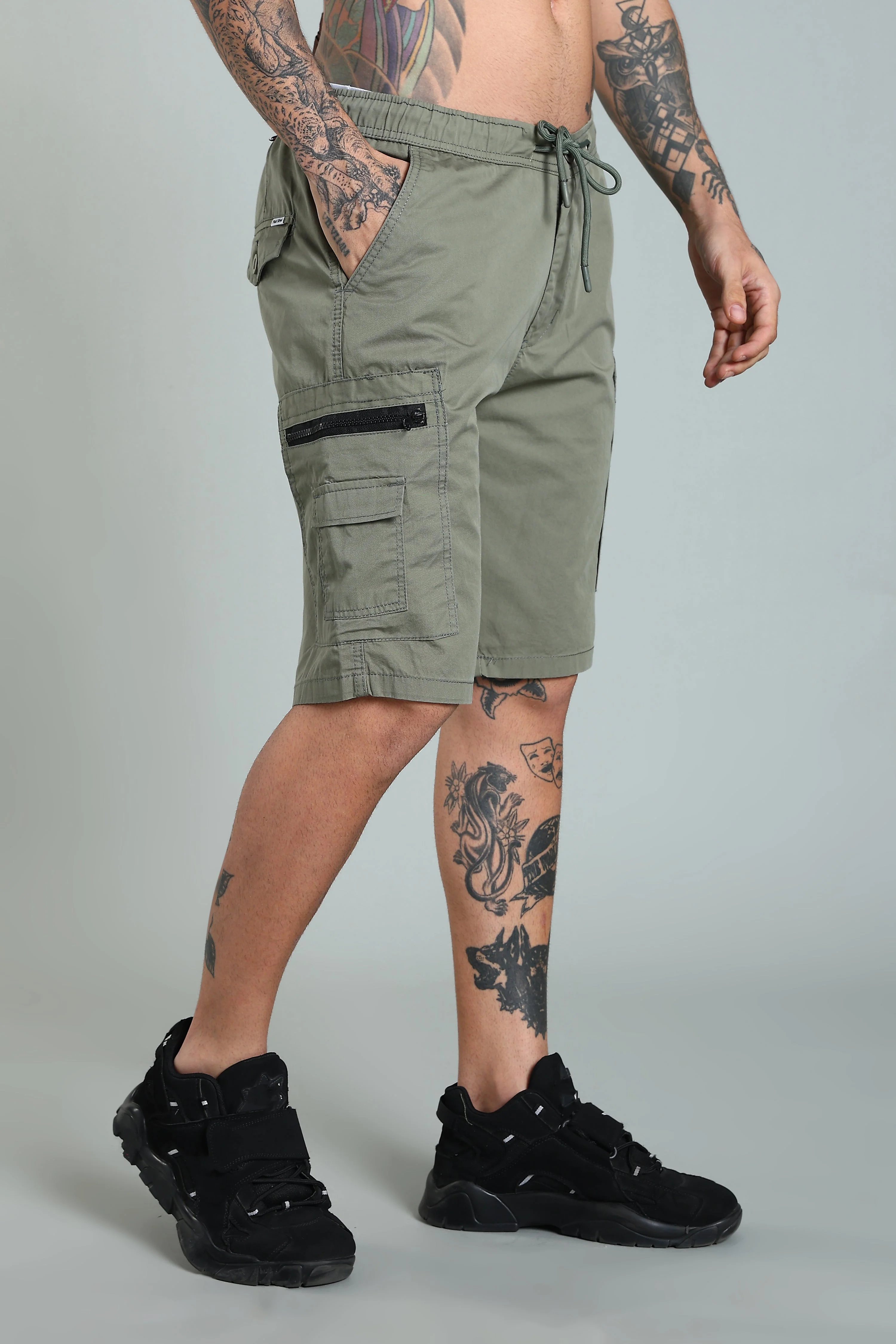 Men Trail Green Cargo Shorts - Image 6