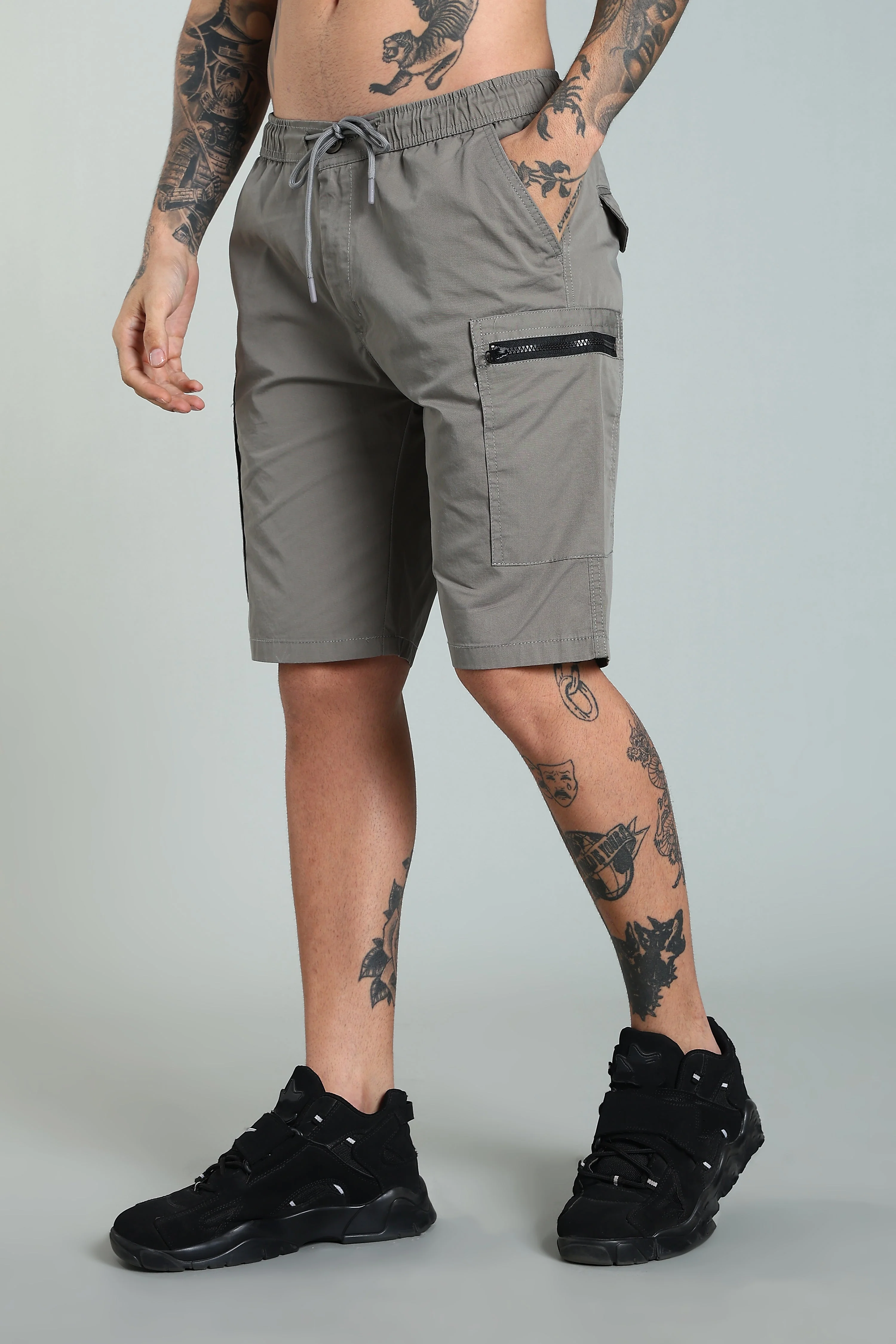 Men Trail Grey Cargo Shorts - Image 3