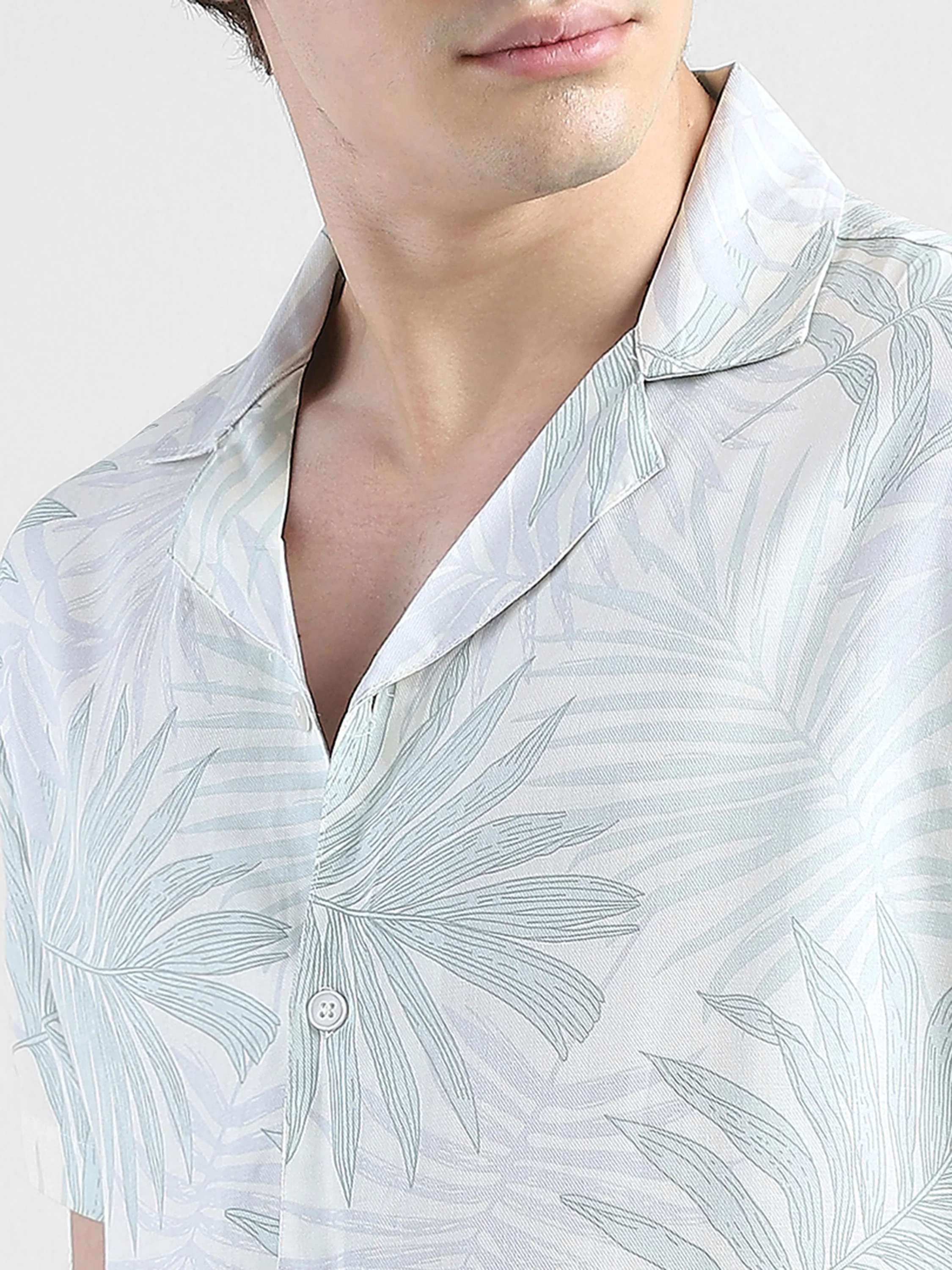 Men Tropical Printed Casual Shirt - Image 6