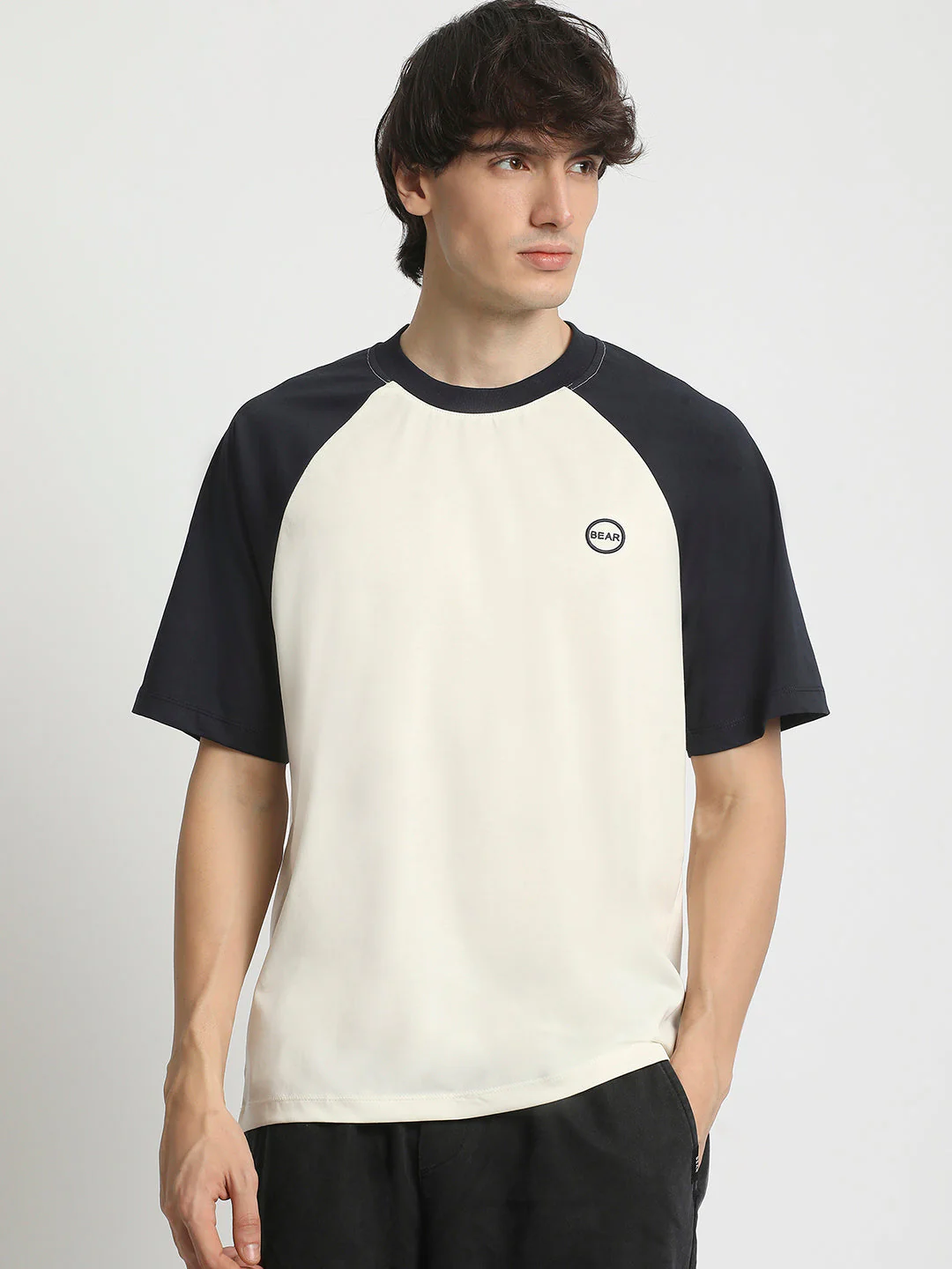 Men  Two-Tone Raglan Sleeve Crew Neck T-Shirt - Image 2
